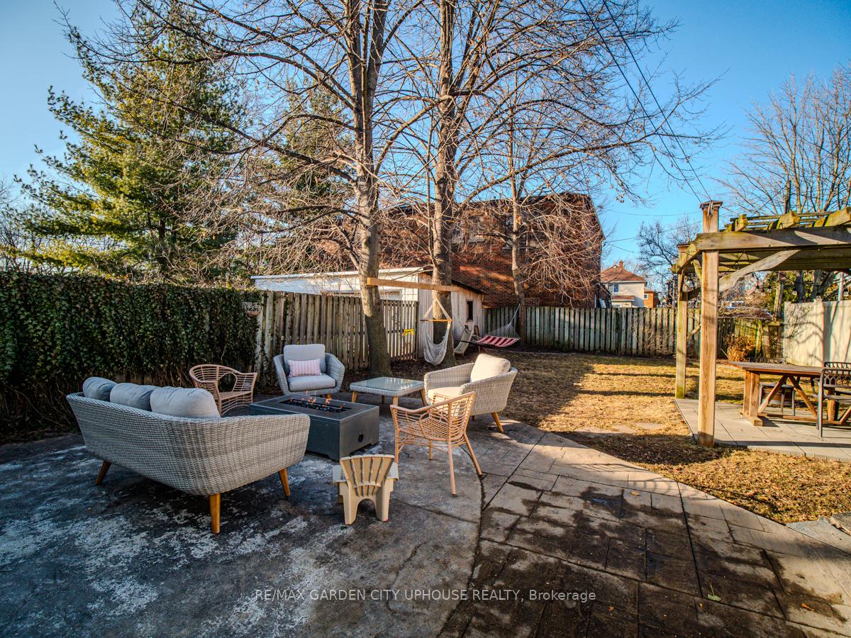 Photo 18 of 31 Dacotah Street, St. Catharines, Downtown — HOMEH