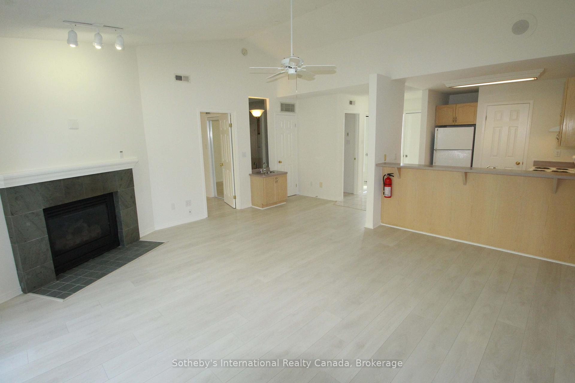 Photo 5 of 53 Trott Boulevard, Collingwood — HOMEH
