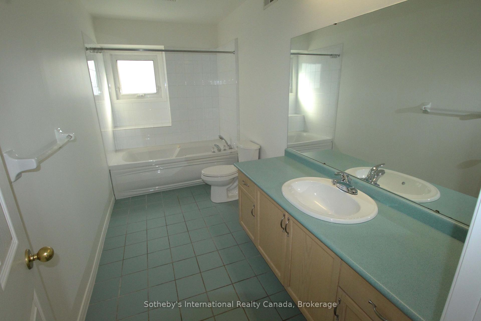 Photo 11 of 53 Trott Boulevard, Collingwood — HOMEH