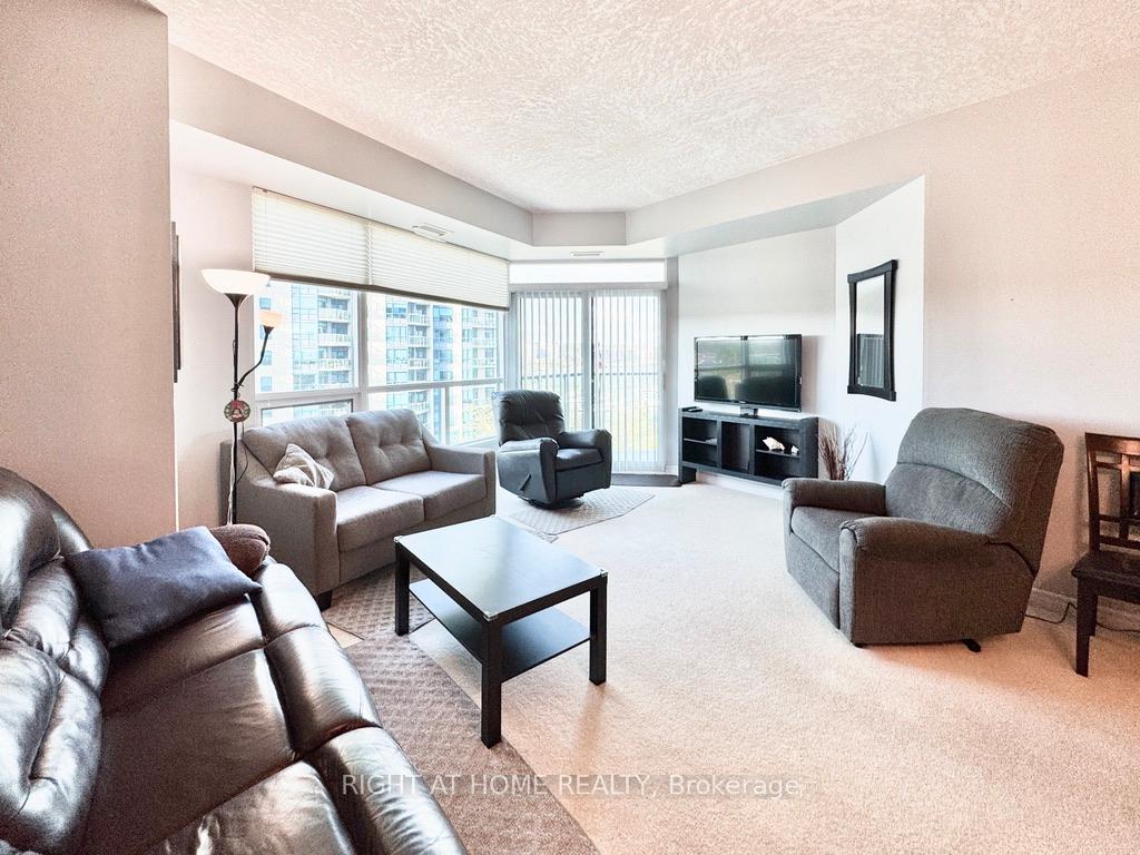 Photo 5 of Unit 703, 37 Ellen Street, Barrie, City Centre — HOMEH