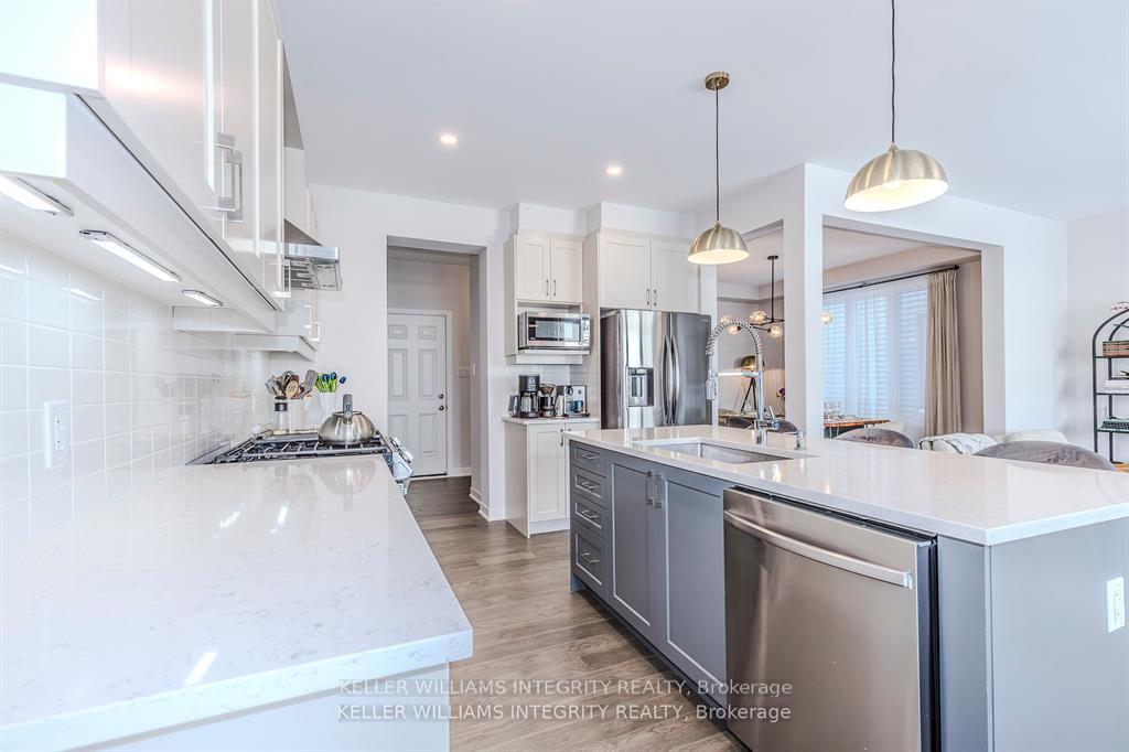 Photo 10 of 841 Derreen Avenue E, Ottawa, Stittsville (North) — HOMEH
