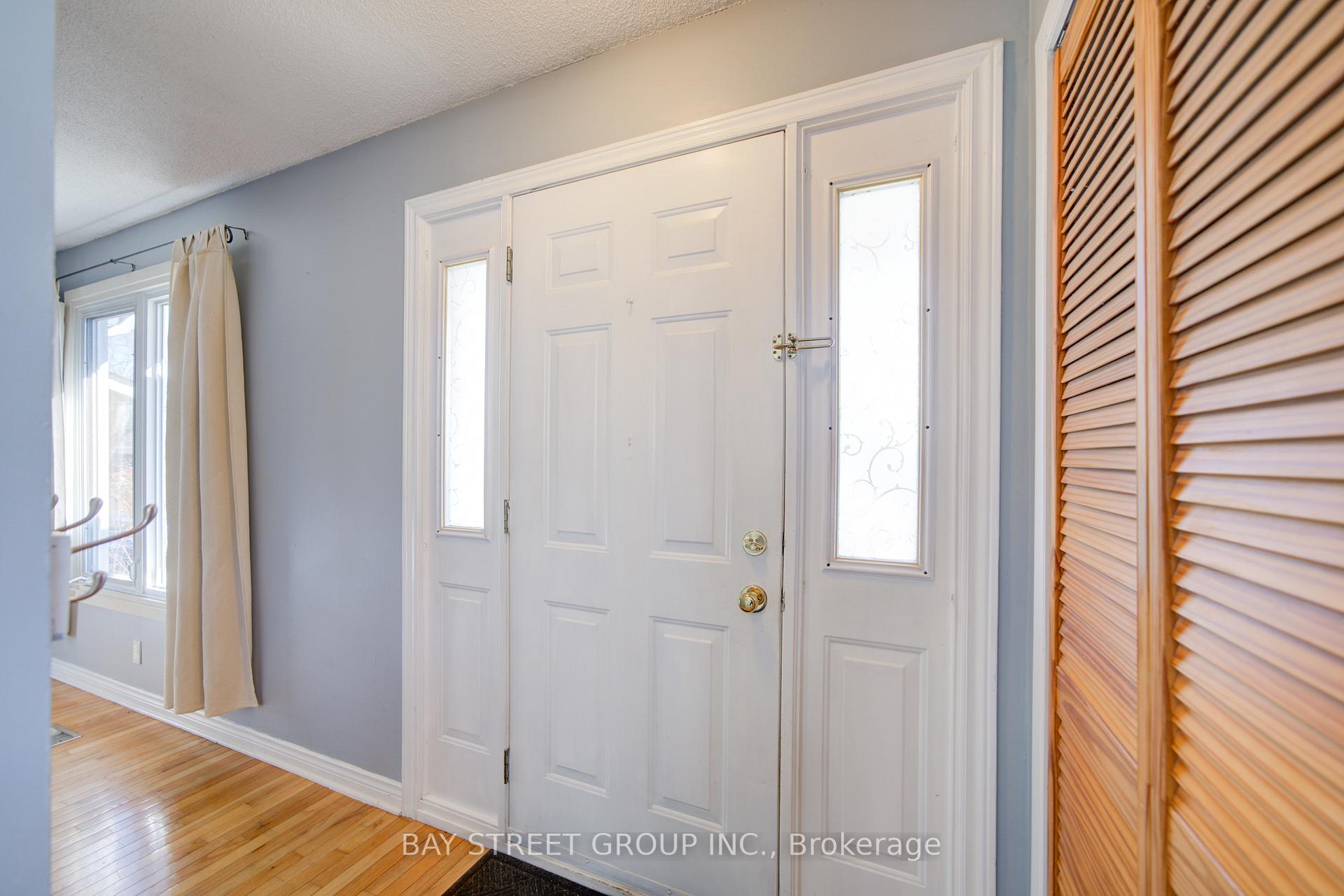 Photo 5 of 49 Allan Drive, St. Catharines, Fairview — HOMEH