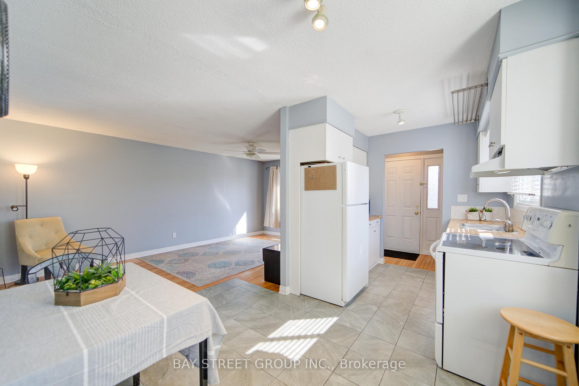 Photo 13 of 49 Allan Drive, St. Catharines, Fairview — HOMEH