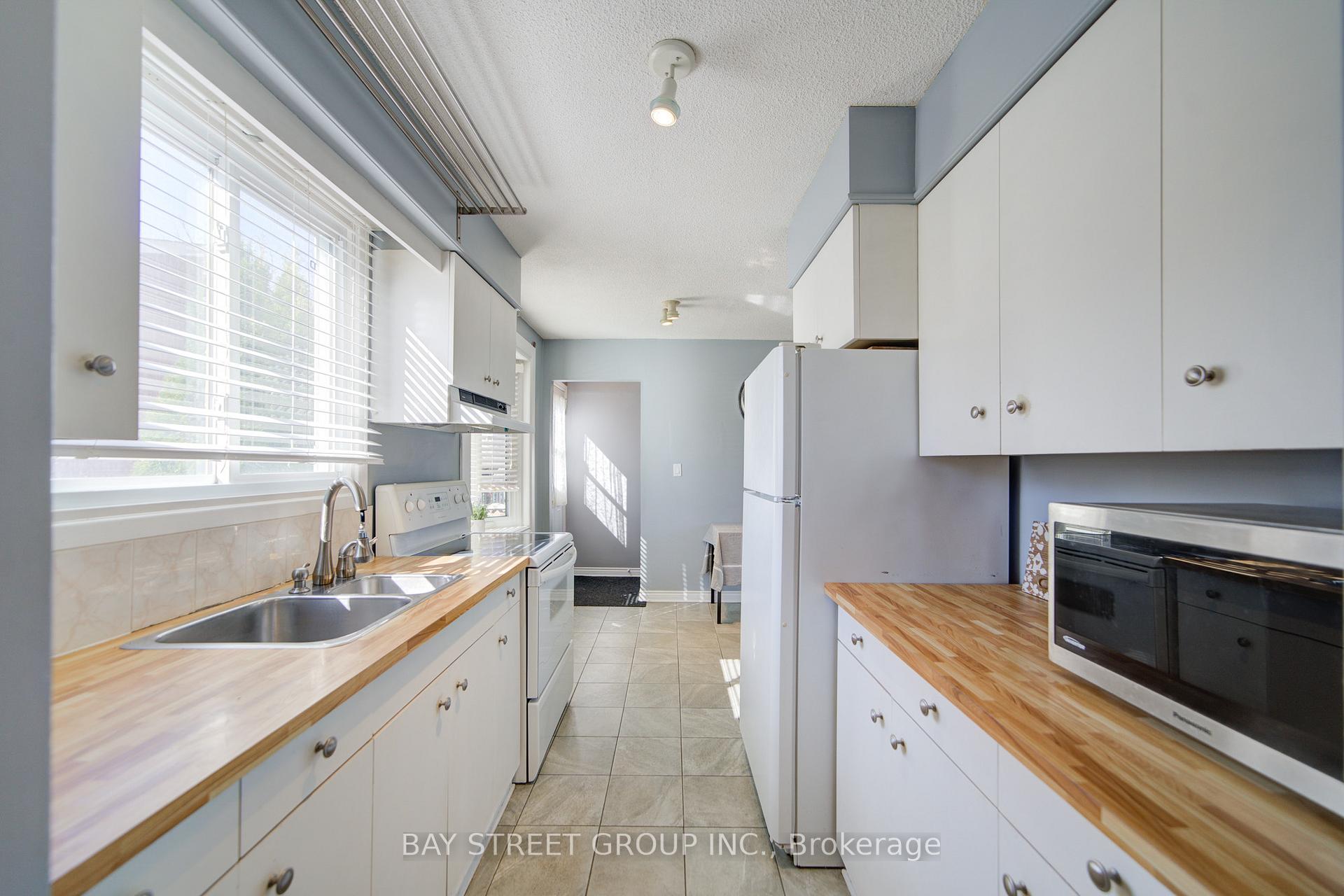 Photo 14 of 49 Allan Drive, St. Catharines, Fairview — HOMEH