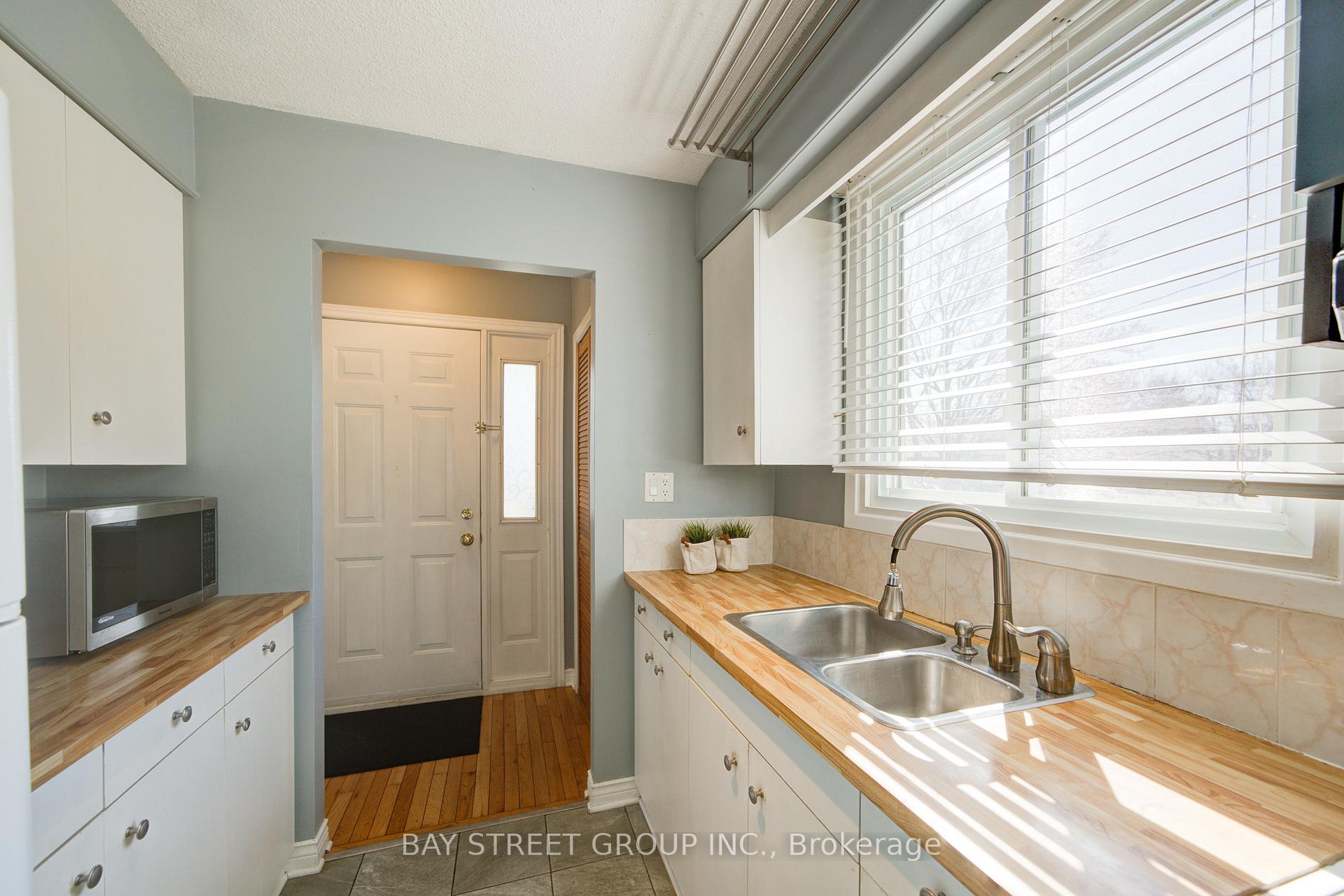 Photo 15 of 49 Allan Drive, St. Catharines, Fairview — HOMEH