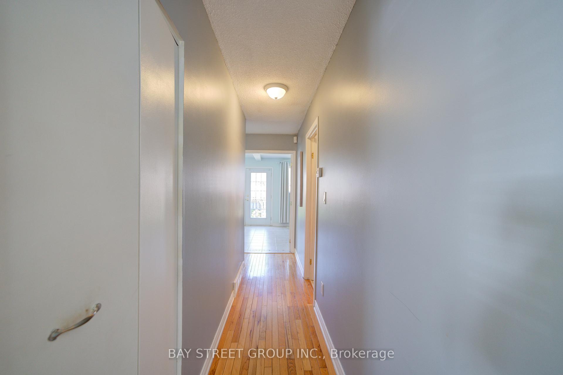 Photo 16 of 49 Allan Drive, St. Catharines, Fairview — HOMEH
