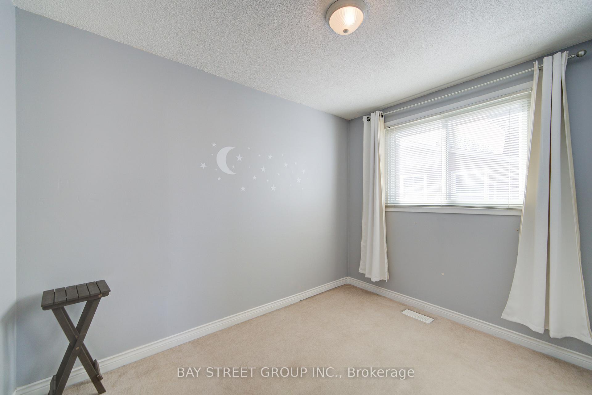 Photo 20 of 49 Allan Drive, St. Catharines, Fairview — HOMEH