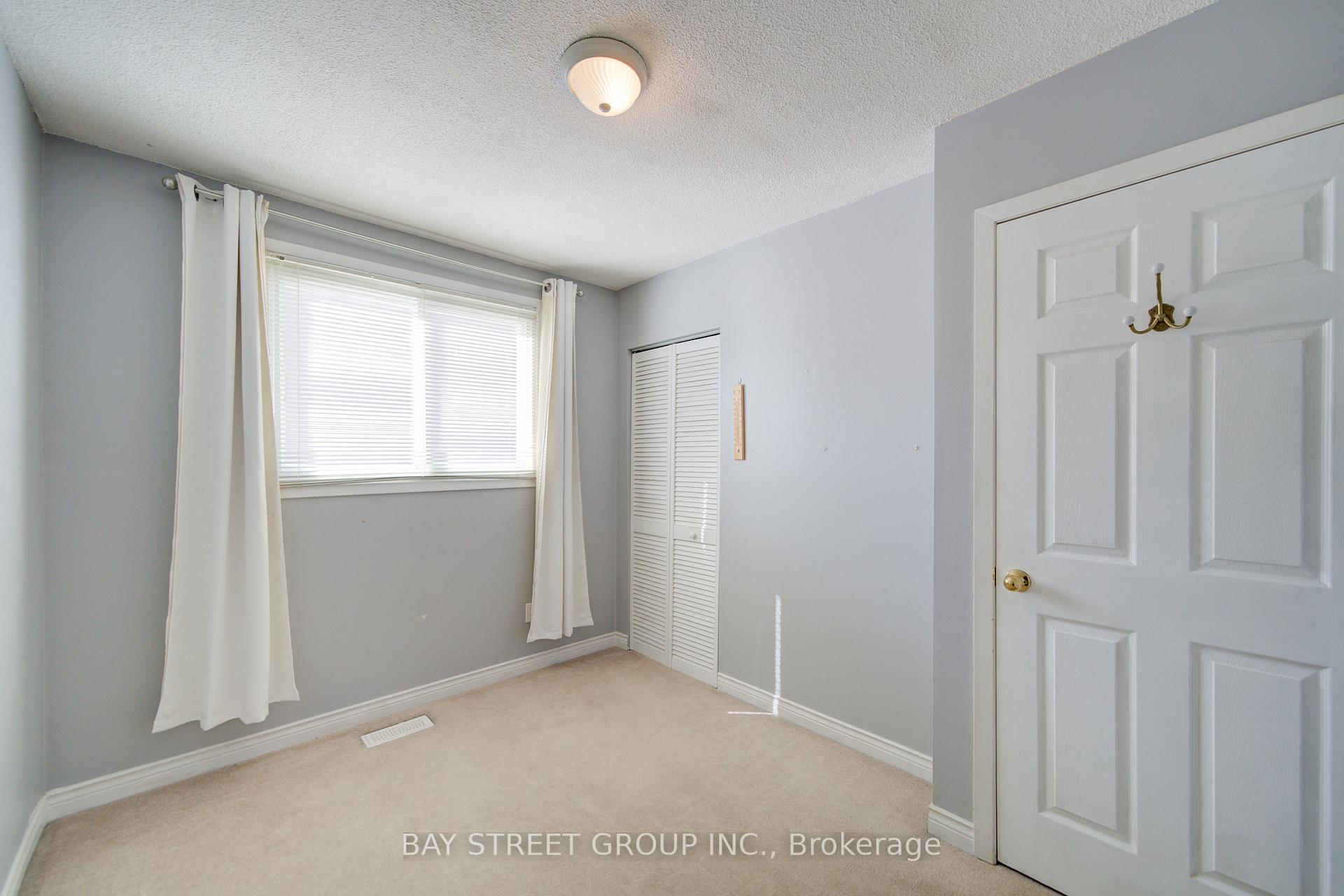 Photo 21 of 49 Allan Drive, St. Catharines, Fairview — HOMEH