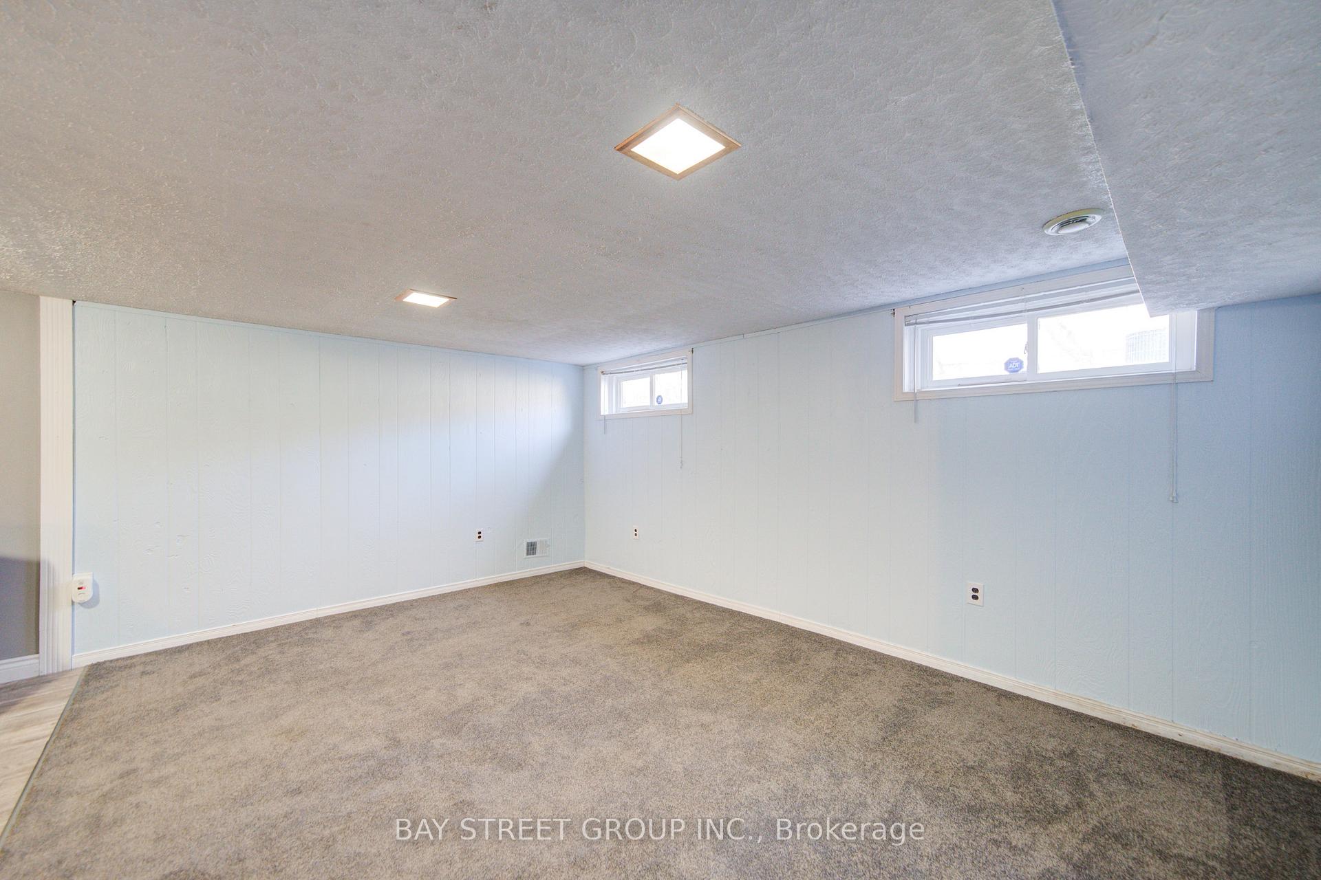 Photo 27 of 49 Allan Drive, St. Catharines, Fairview — HOMEH