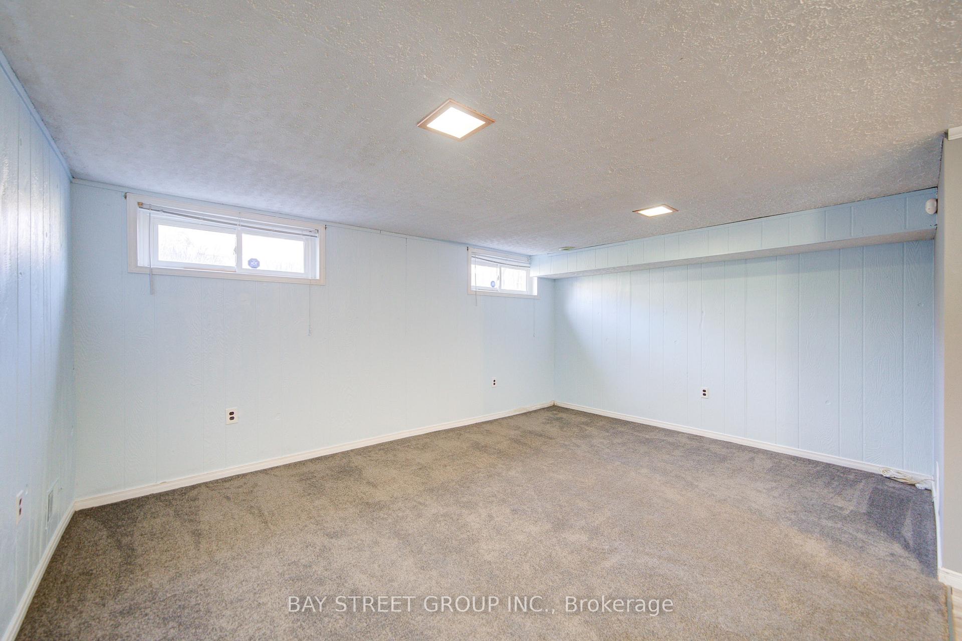 Photo 28 of 49 Allan Drive, St. Catharines, Fairview — HOMEH