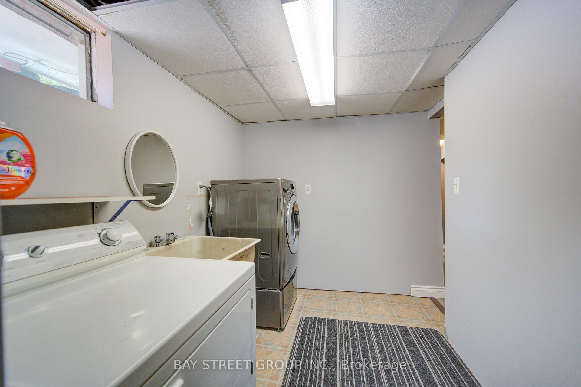 Photo 32 of 49 Allan Drive, St. Catharines, Fairview — HOMEH