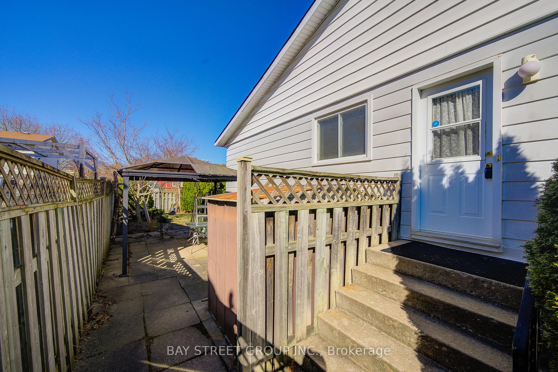 Photo 34 of 49 Allan Drive, St. Catharines, Fairview — HOMEH