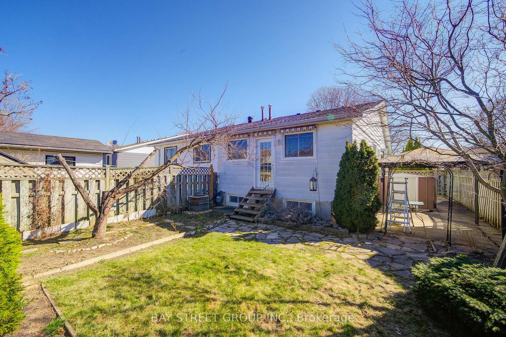 Photo 37 of 49 Allan Drive, St. Catharines, Fairview — HOMEH