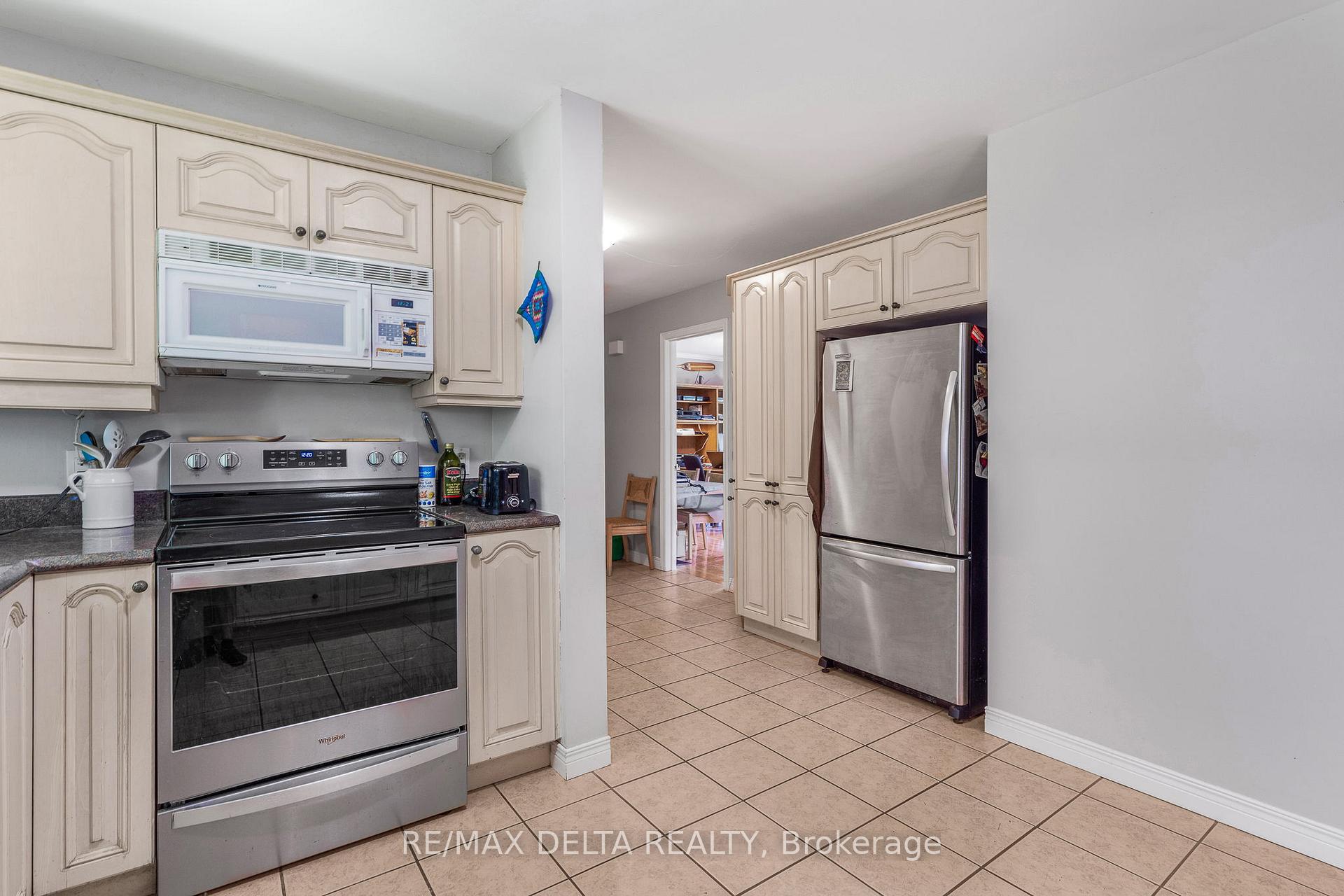 Photo 11 of 1115 Golf Club Road N, Champlain, Champlain Twp — HOMEH