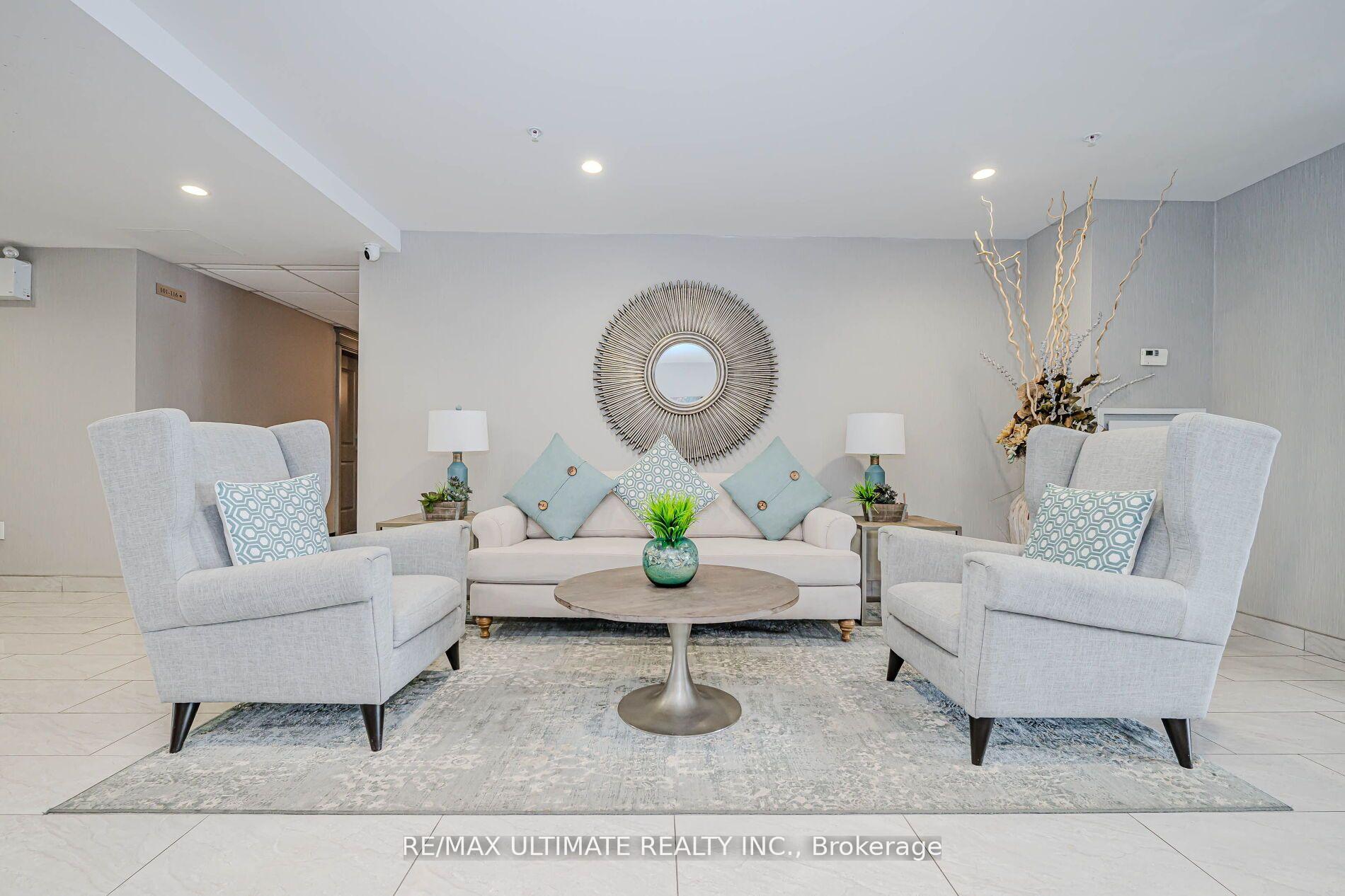 Photo 3 of Unit 214, 35 Southshore Crescent, Hamilton, Lakeshore — HOMEH