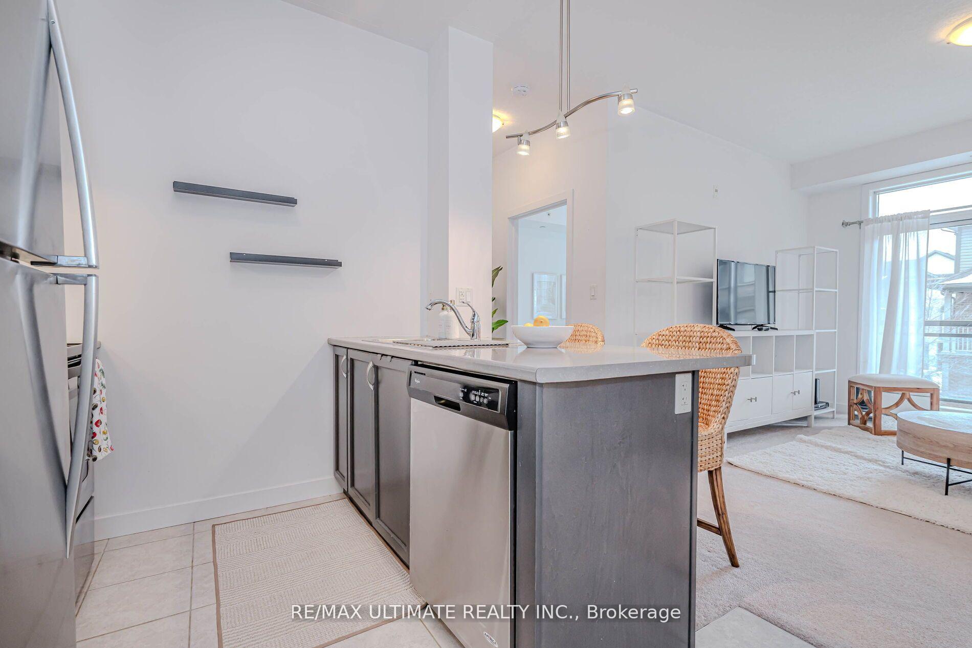 Photo 9 of Unit 214, 35 Southshore Crescent, Hamilton, Lakeshore — HOMEH