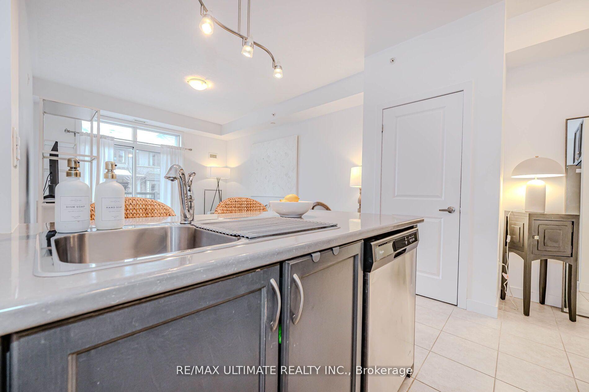 Photo 10 of Unit 214, 35 Southshore Crescent, Hamilton, Lakeshore — HOMEH
