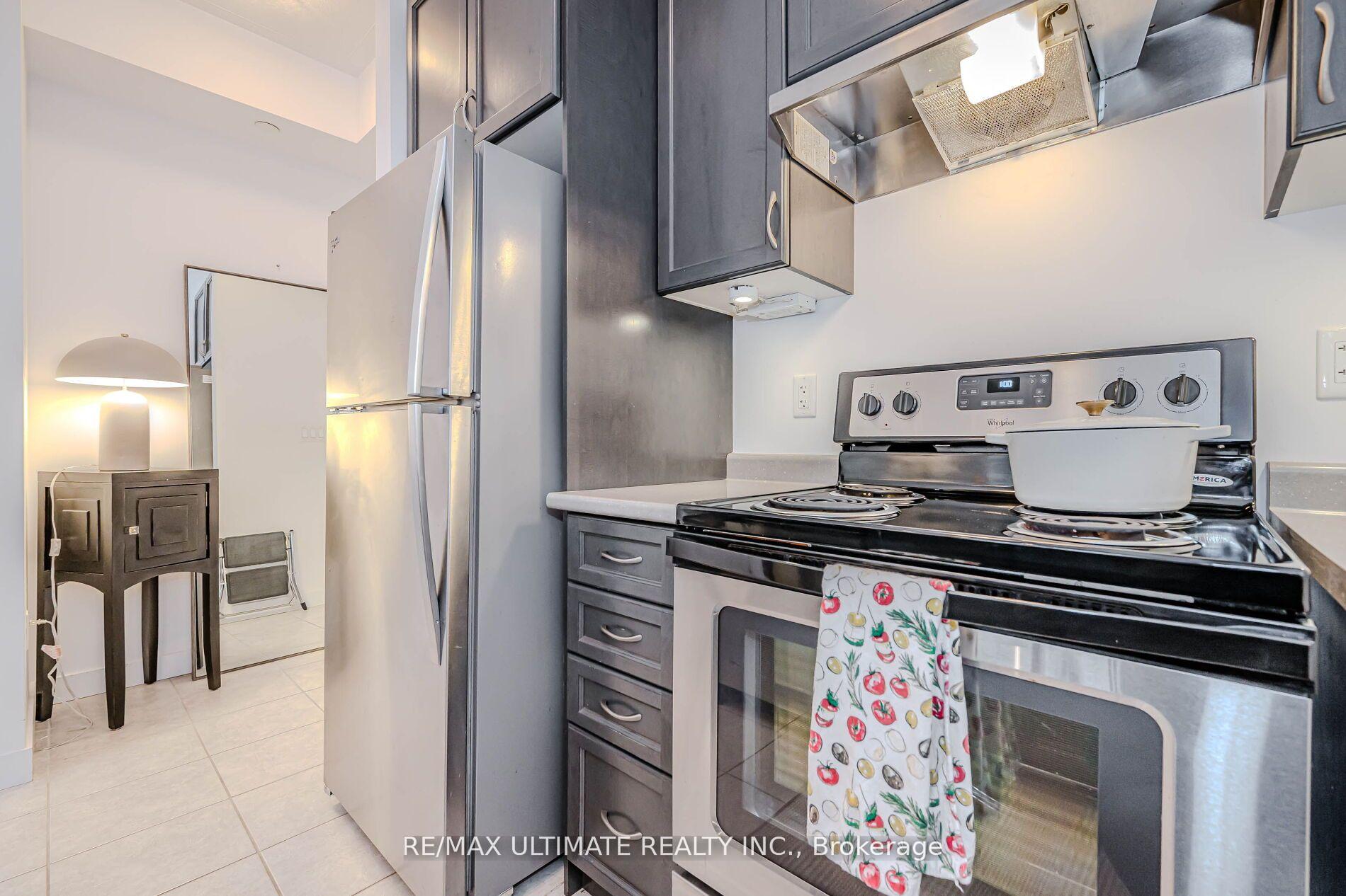 Photo 11 of Unit 214, 35 Southshore Crescent, Hamilton, Lakeshore — HOMEH