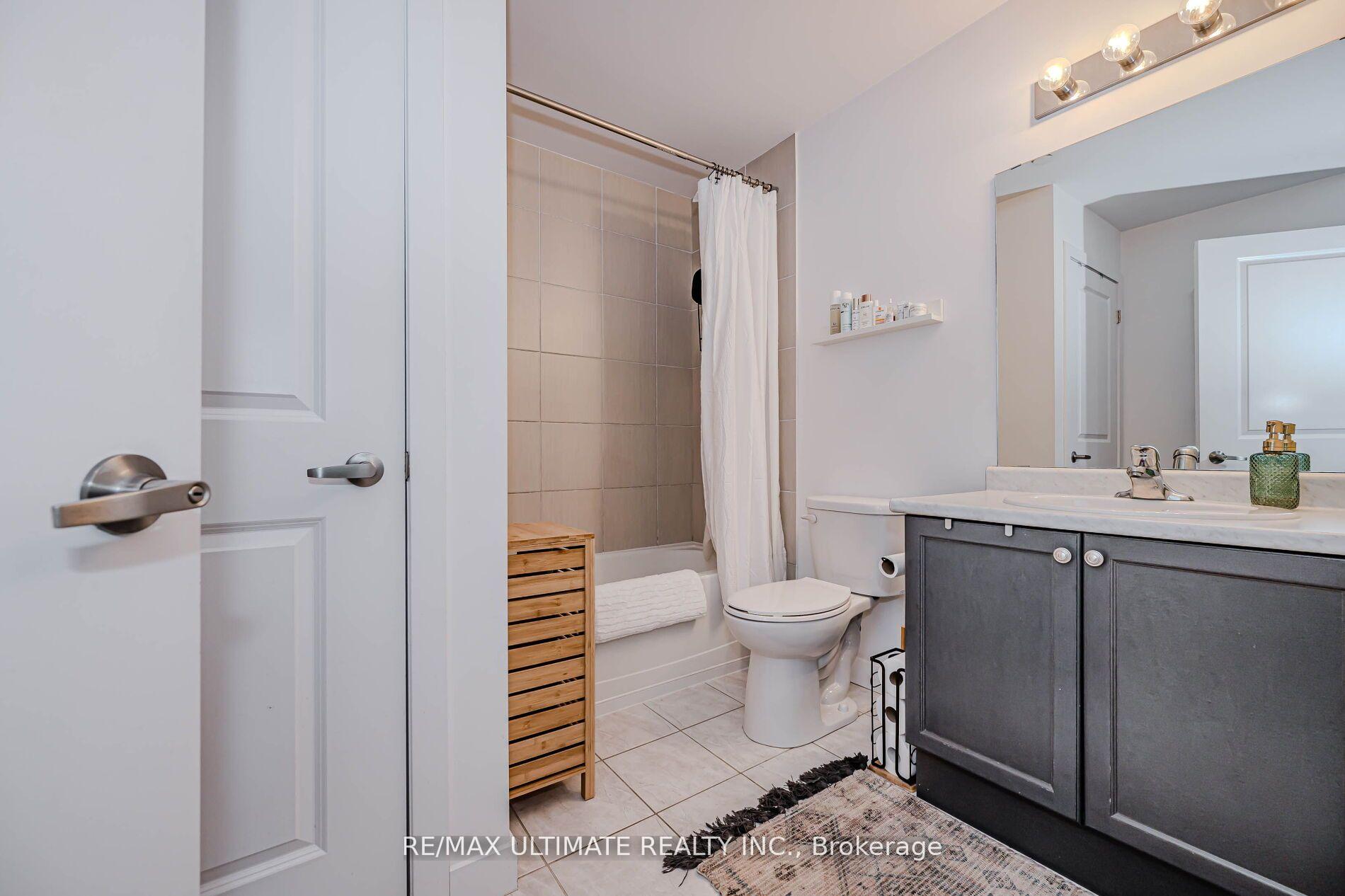 Photo 23 of Unit 214, 35 Southshore Crescent, Hamilton, Lakeshore — HOMEH
