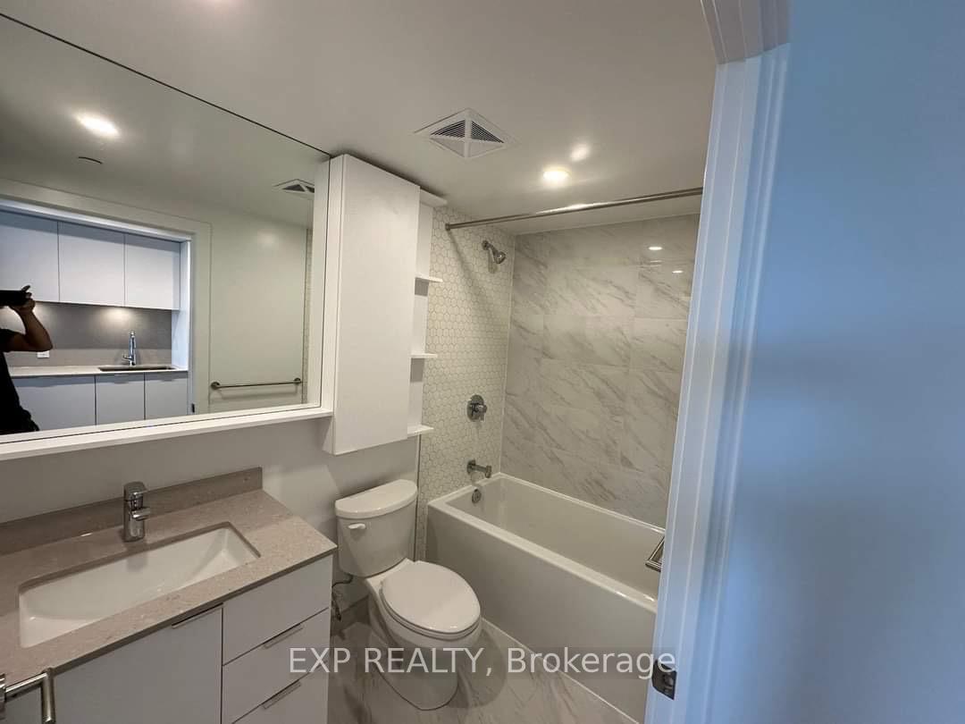 Photo 6 of Unit 1609, 8 Cedarland Drive, Markham, Unionville — HOMEH