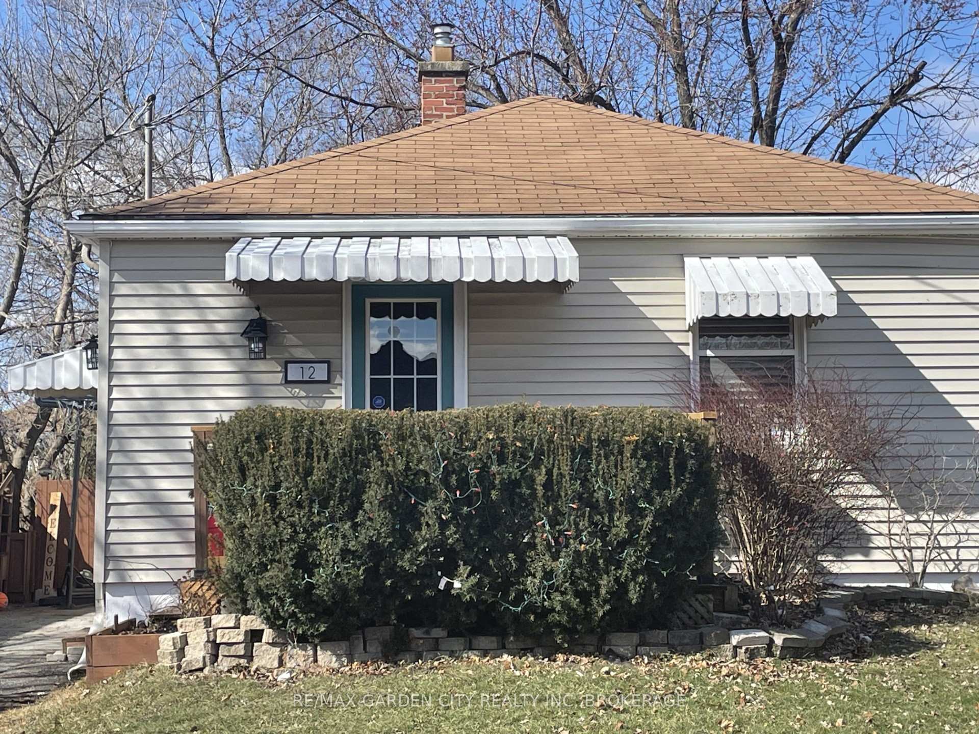 Photo 1 of 12 Blain Place, St. Catharines, E. Chester — HOMEH