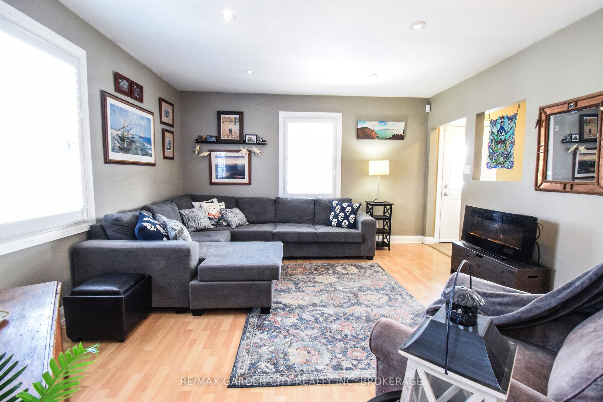 Photo 7 of 12 Blain Place, St. Catharines, E. Chester — HOMEH