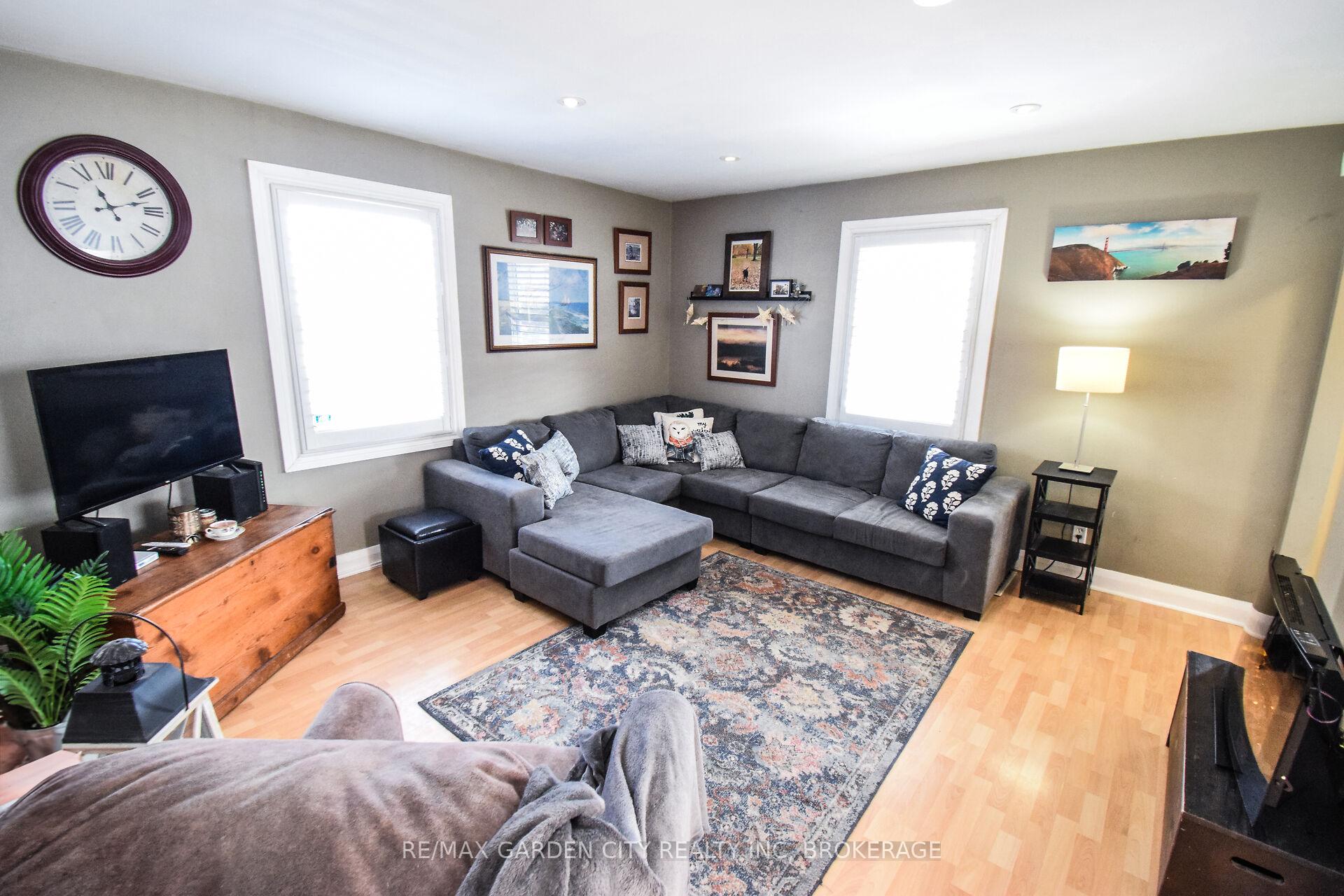 Photo 8 of 12 Blain Place, St. Catharines, E. Chester — HOMEH