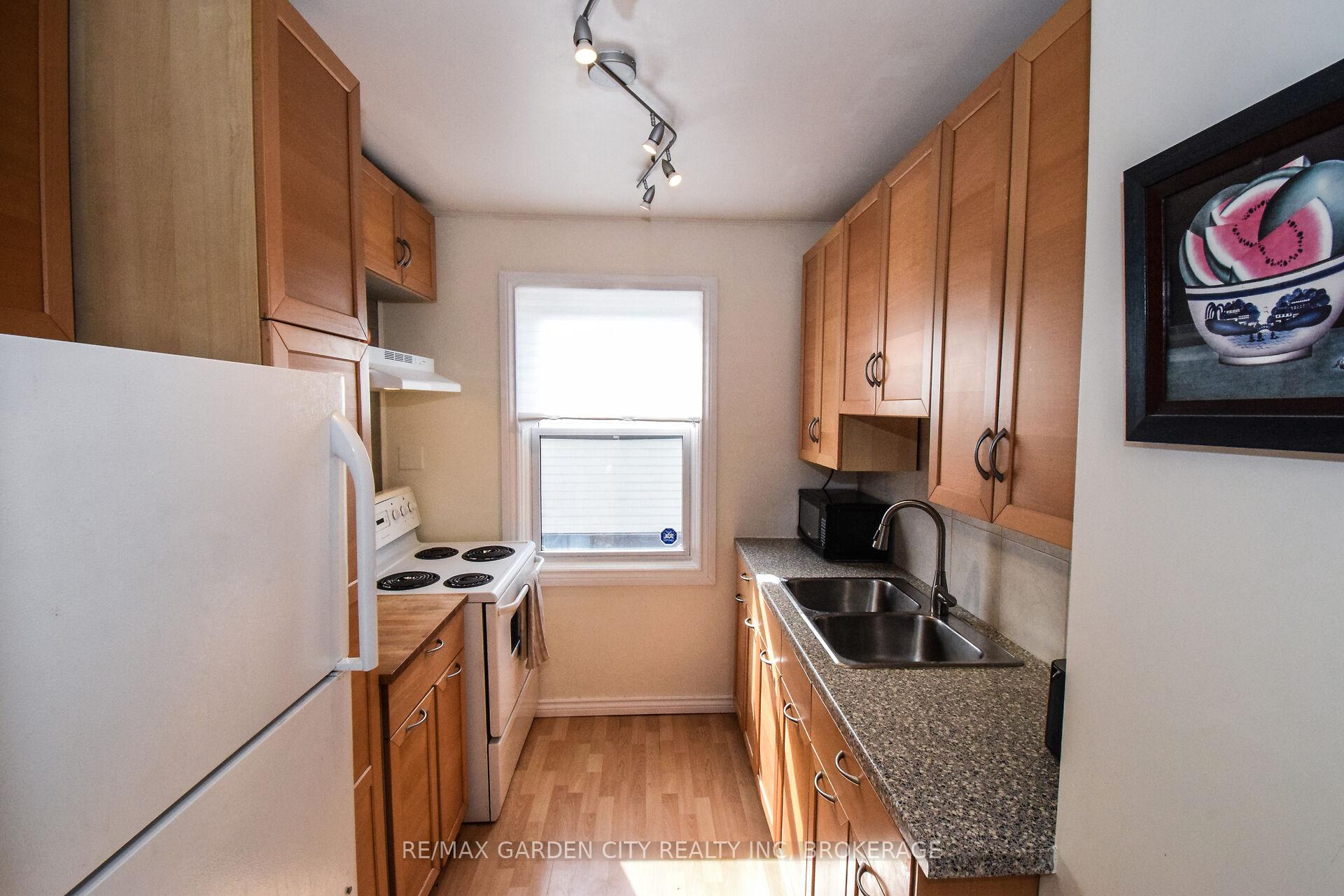 Photo 11 of 12 Blain Place, St. Catharines, E. Chester — HOMEH