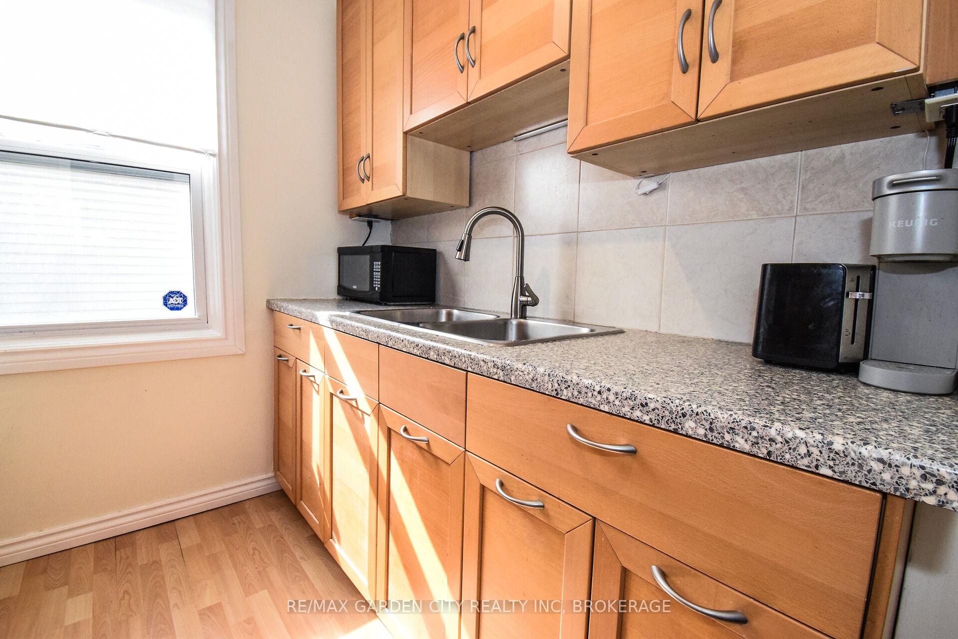 Photo 13 of 12 Blain Place, St. Catharines, E. Chester — HOMEH