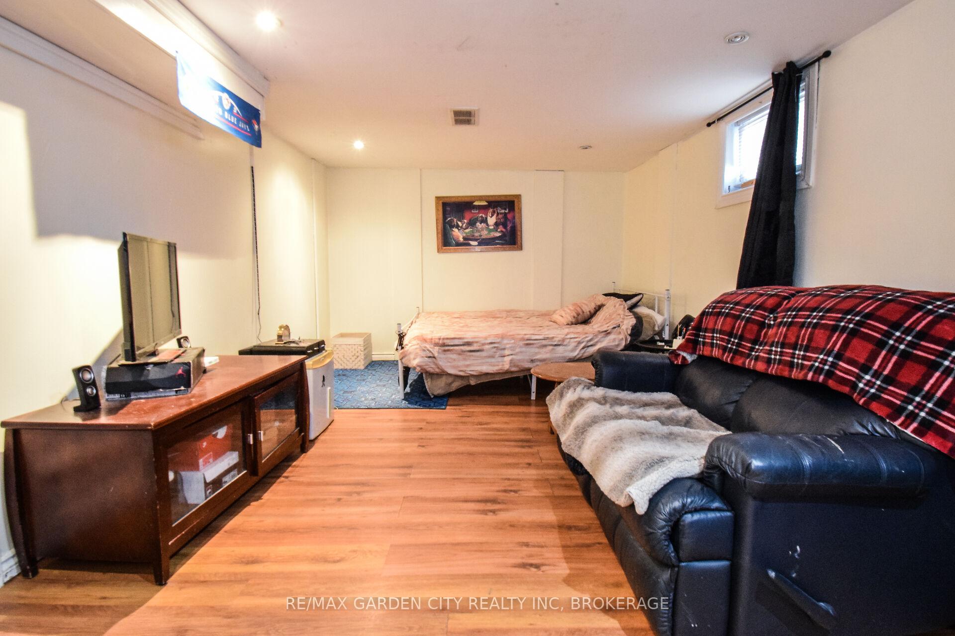 Photo 20 of 12 Blain Place, St. Catharines, E. Chester — HOMEH