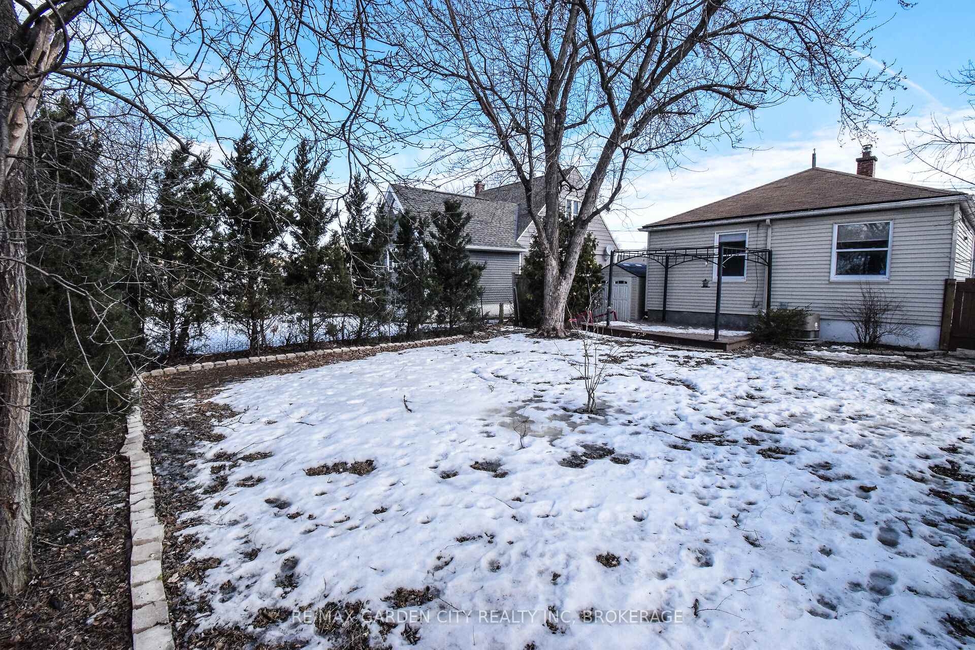 Photo 24 of 12 Blain Place, St. Catharines, E. Chester — HOMEH