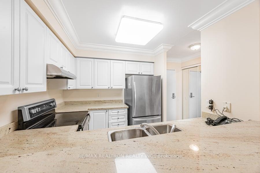 Photo 3 of Unit 204, 5 Emerald Lane, Vaughan, Crestwood-Springfarm-Yorkhill — HOMEH