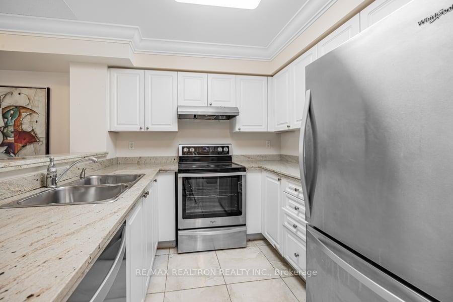Photo 4 of Unit 204, 5 Emerald Lane, Vaughan, Crestwood-Springfarm-Yorkhill — HOMEH