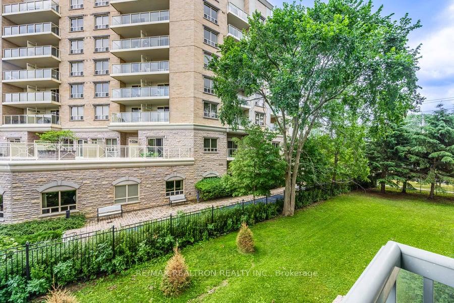 Photo 10 of Unit 204, 5 Emerald Lane, Vaughan, Crestwood-Springfarm-Yorkhill — HOMEH