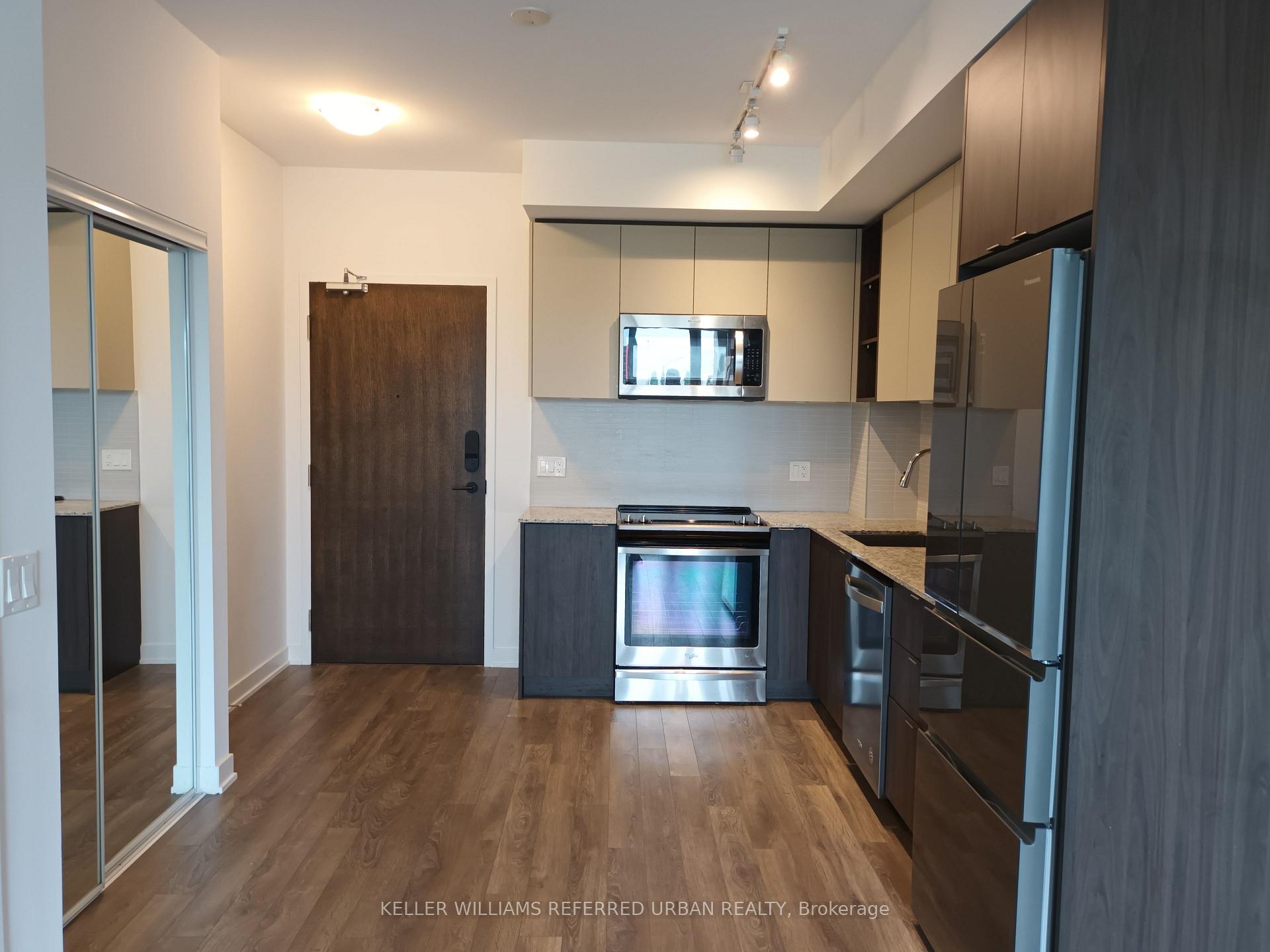 Photo 5 of Unit 221, 100 Eagle Rock Way, Vaughan, Maple — HOMEH