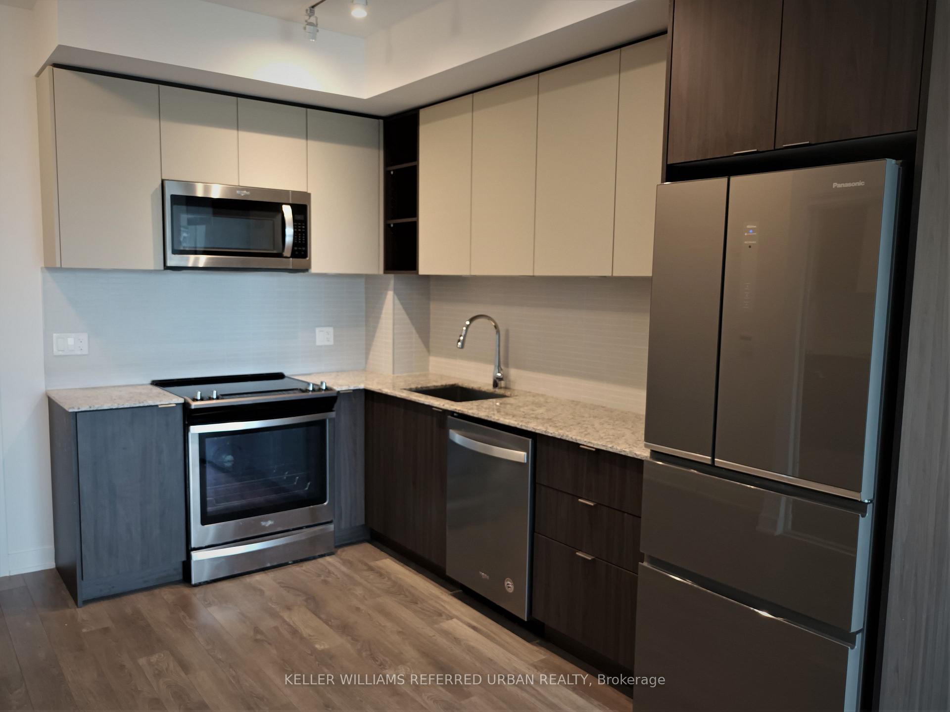 Photo 6 of Unit 221, 100 Eagle Rock Way, Vaughan, Maple — HOMEH