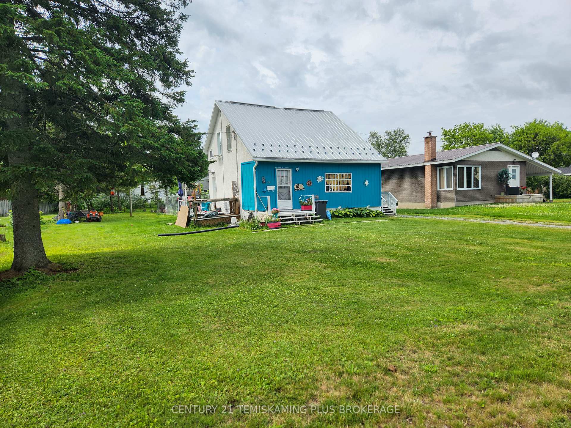 Photo 6 of 26 Sixth Avenue, Englehart — HOMEH