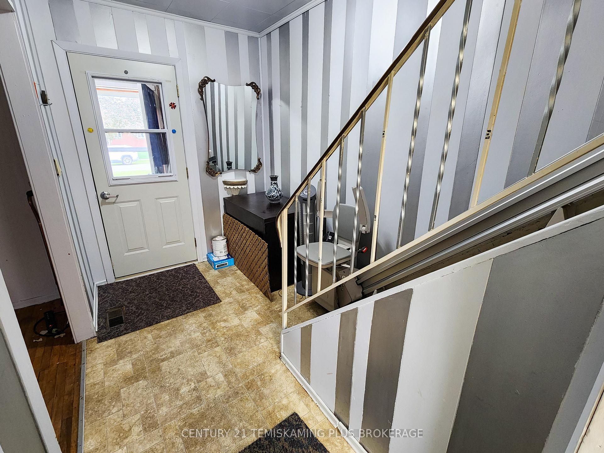 Photo 10 of 26 Sixth Avenue, Englehart — HOMEH