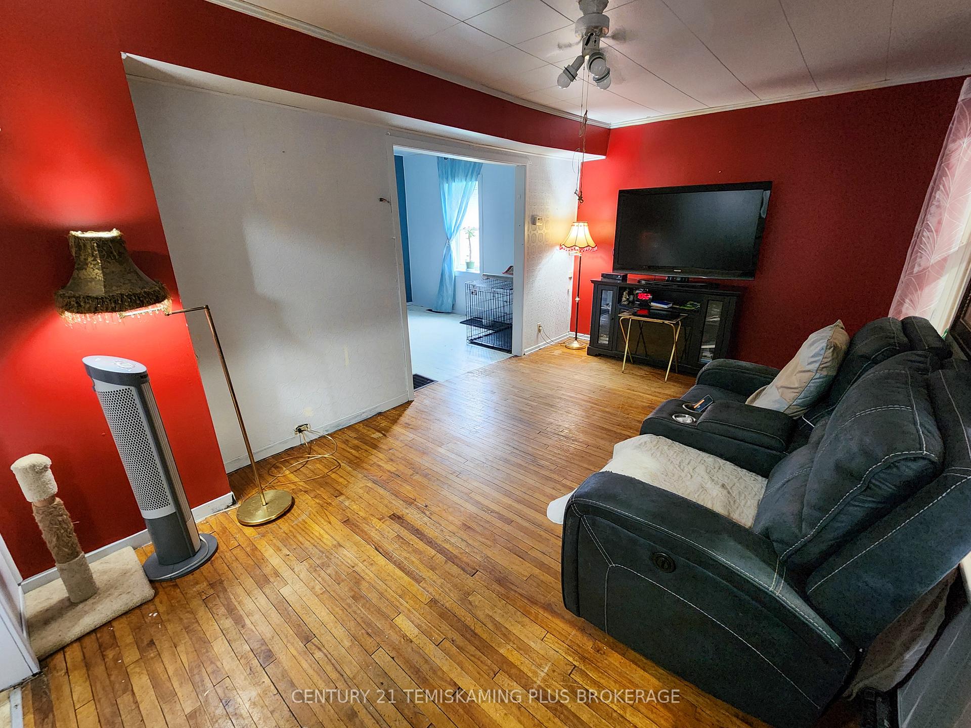 Photo 11 of 26 Sixth Avenue, Englehart — HOMEH