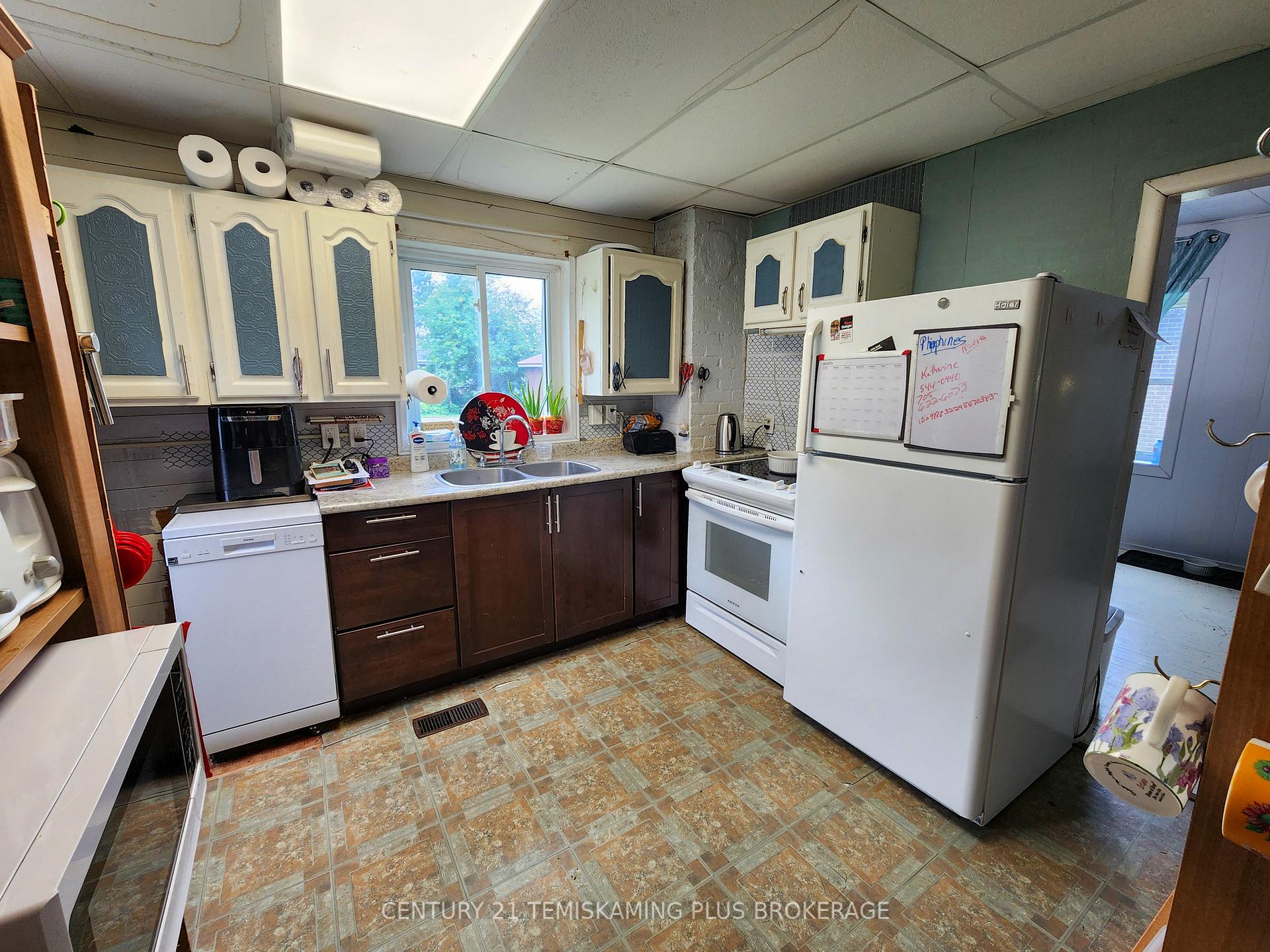 Photo 15 of 26 Sixth Avenue, Englehart — HOMEH