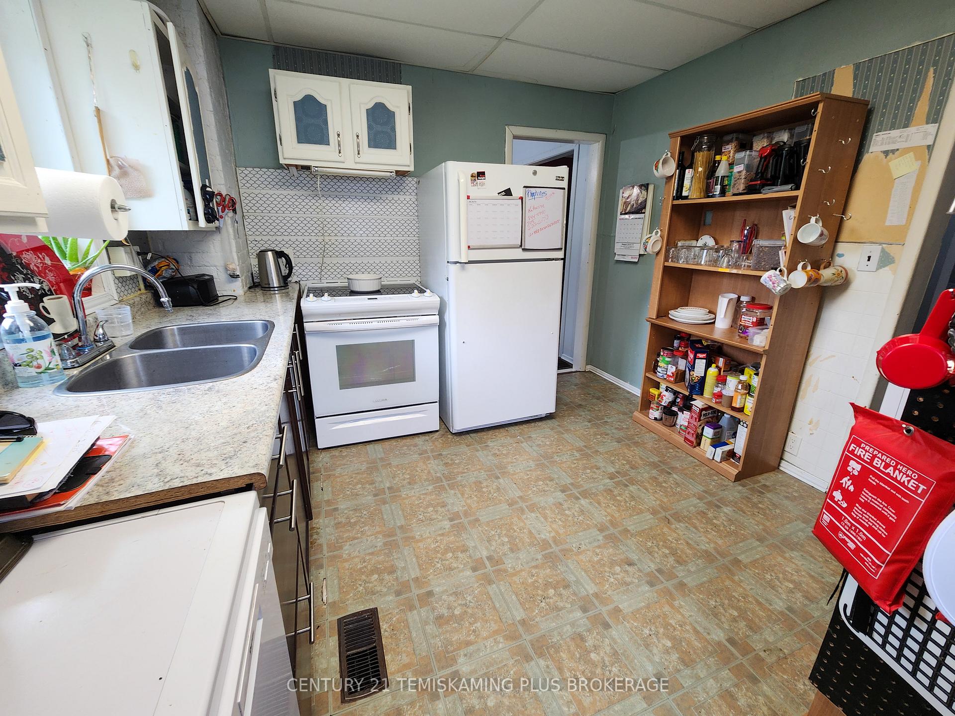 Photo 16 of 26 Sixth Avenue, Englehart — HOMEH