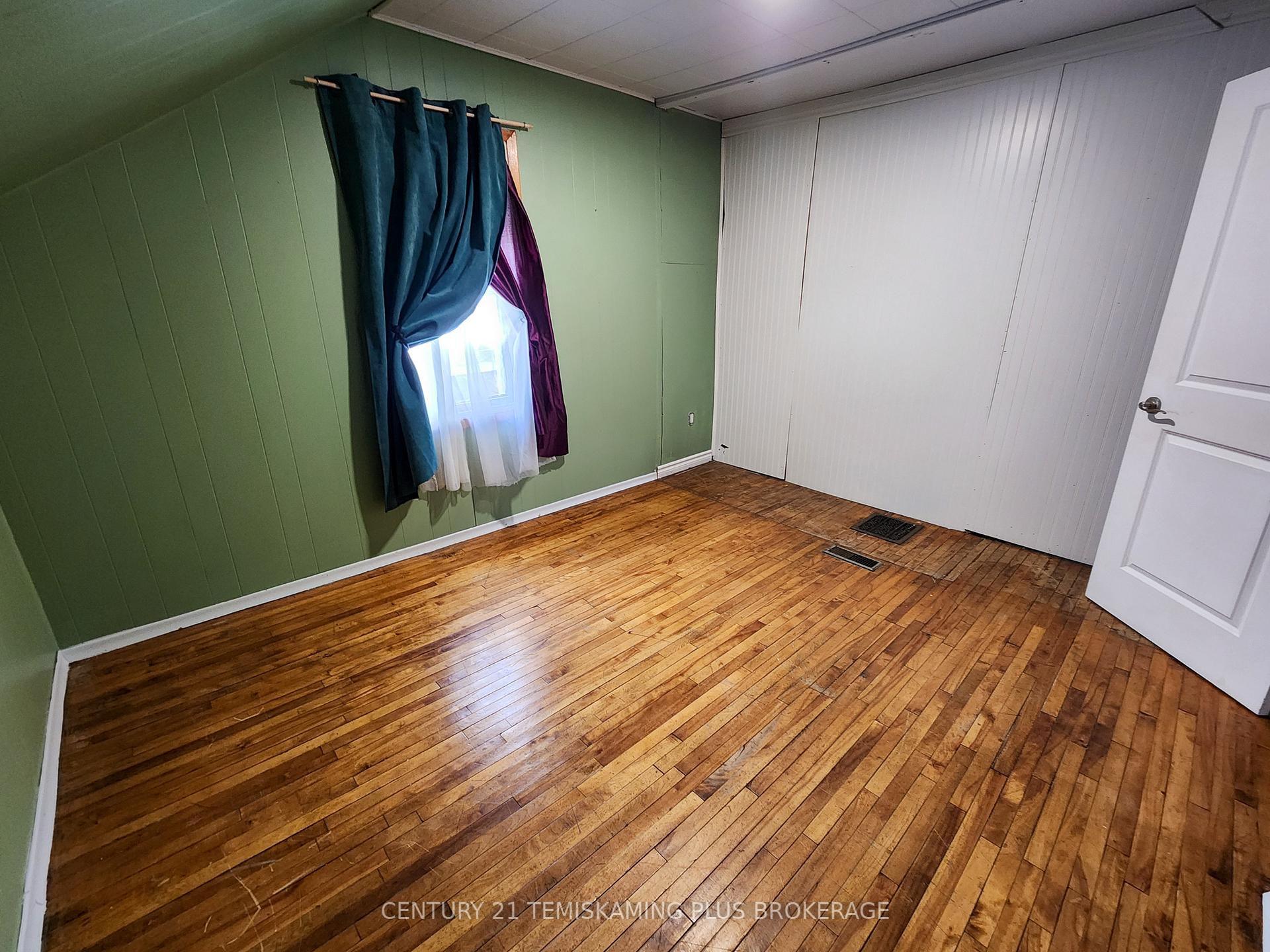 Photo 21 of 26 Sixth Avenue, Englehart — HOMEH