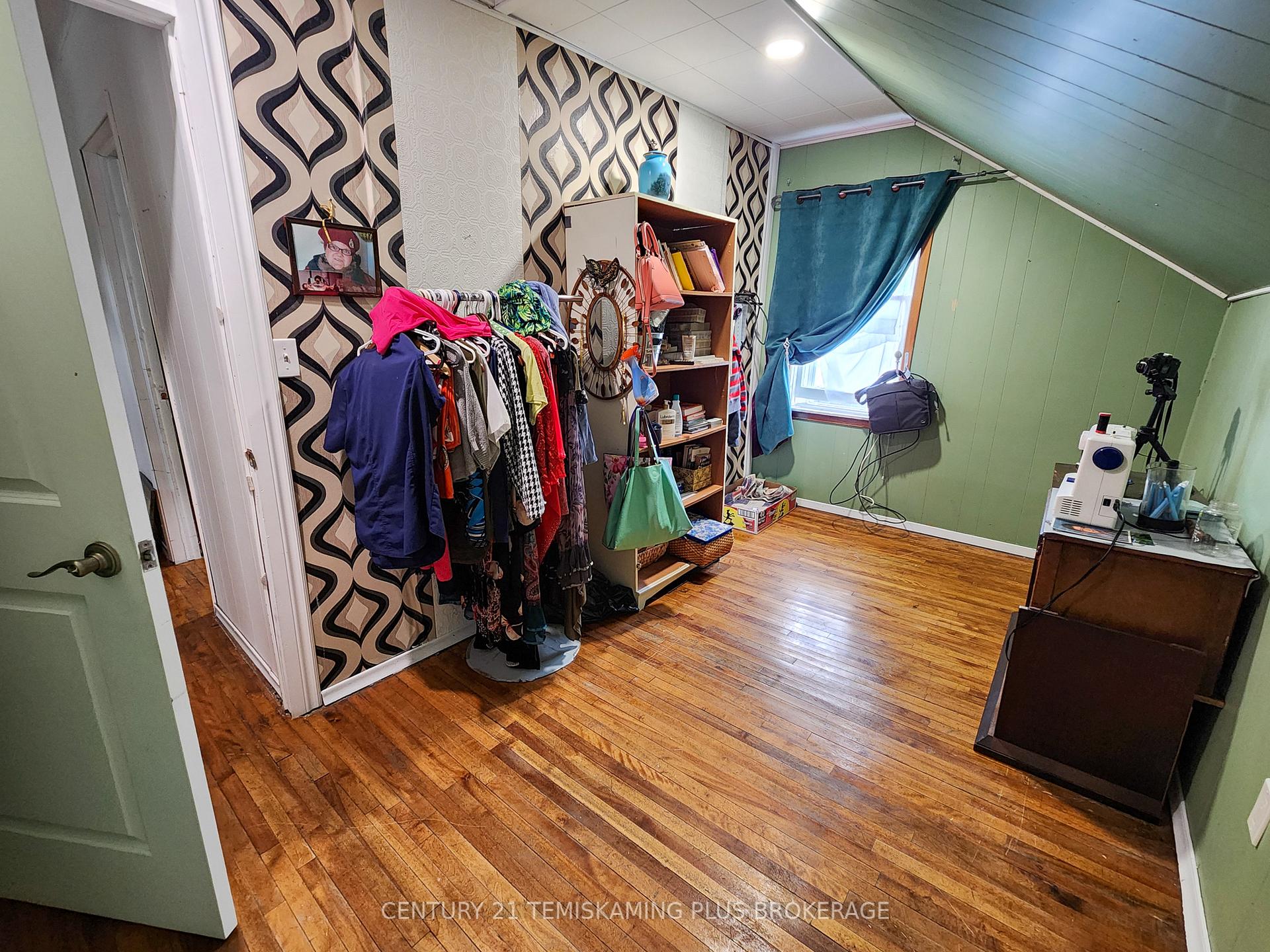 Photo 27 of 26 Sixth Avenue, Englehart — HOMEH