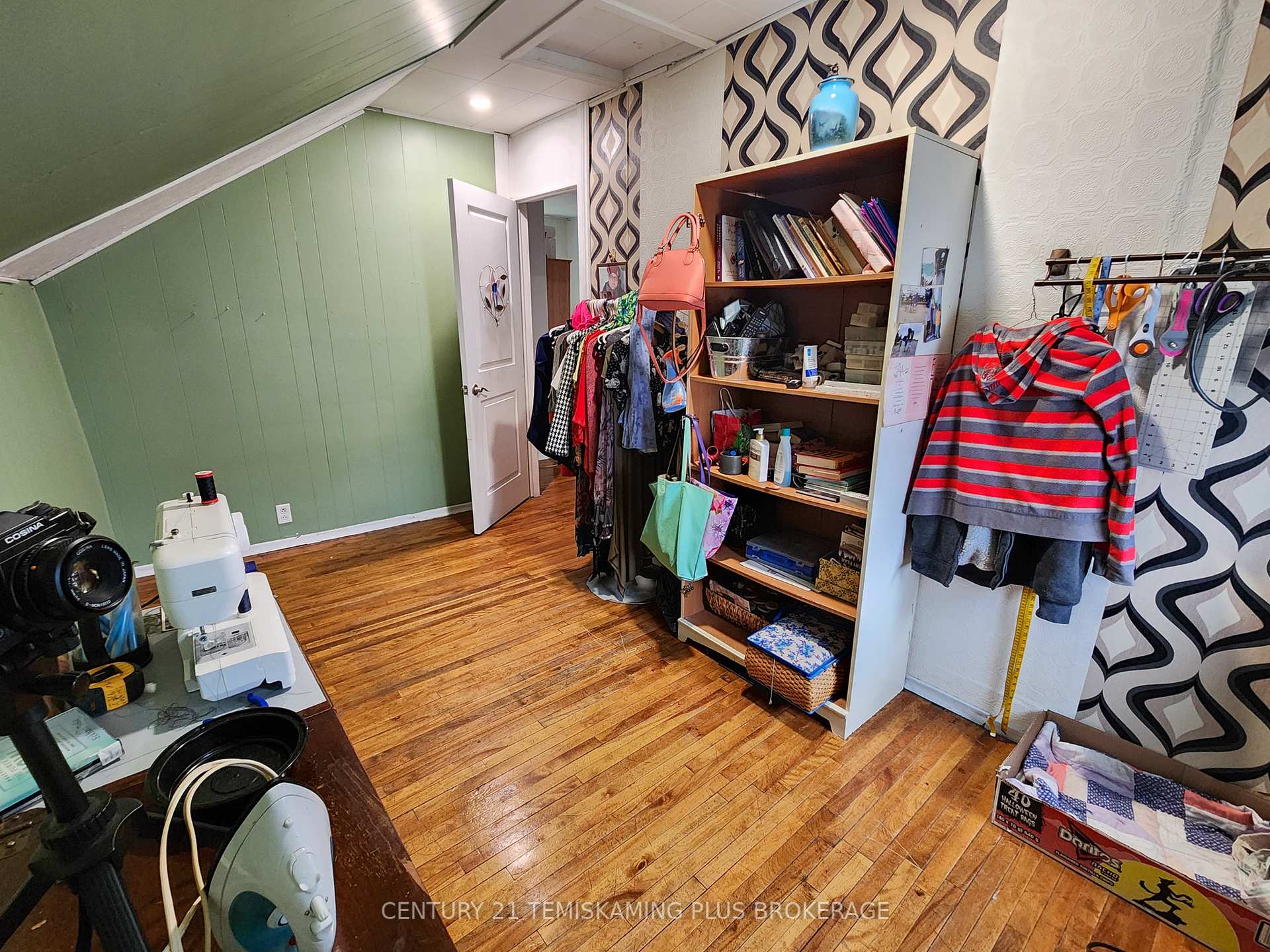 Photo 28 of 26 Sixth Avenue, Englehart — HOMEH