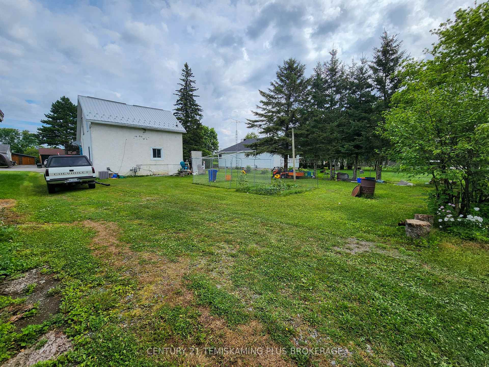 Photo 32 of 26 Sixth Avenue, Englehart — HOMEH