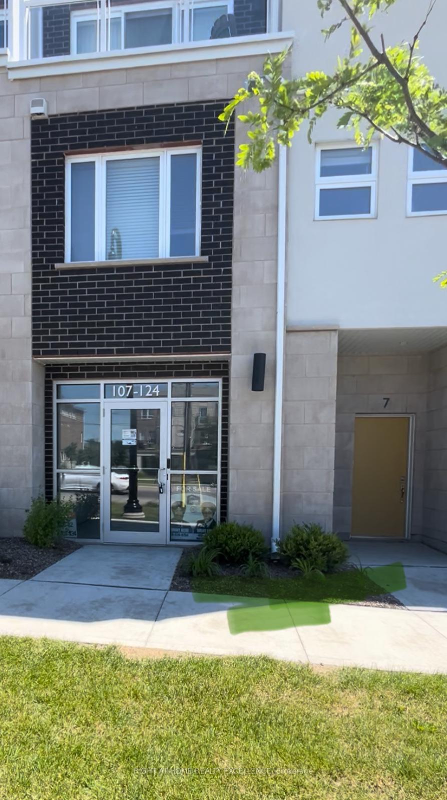 Front of Unit 7, 124 Seabrook Drive