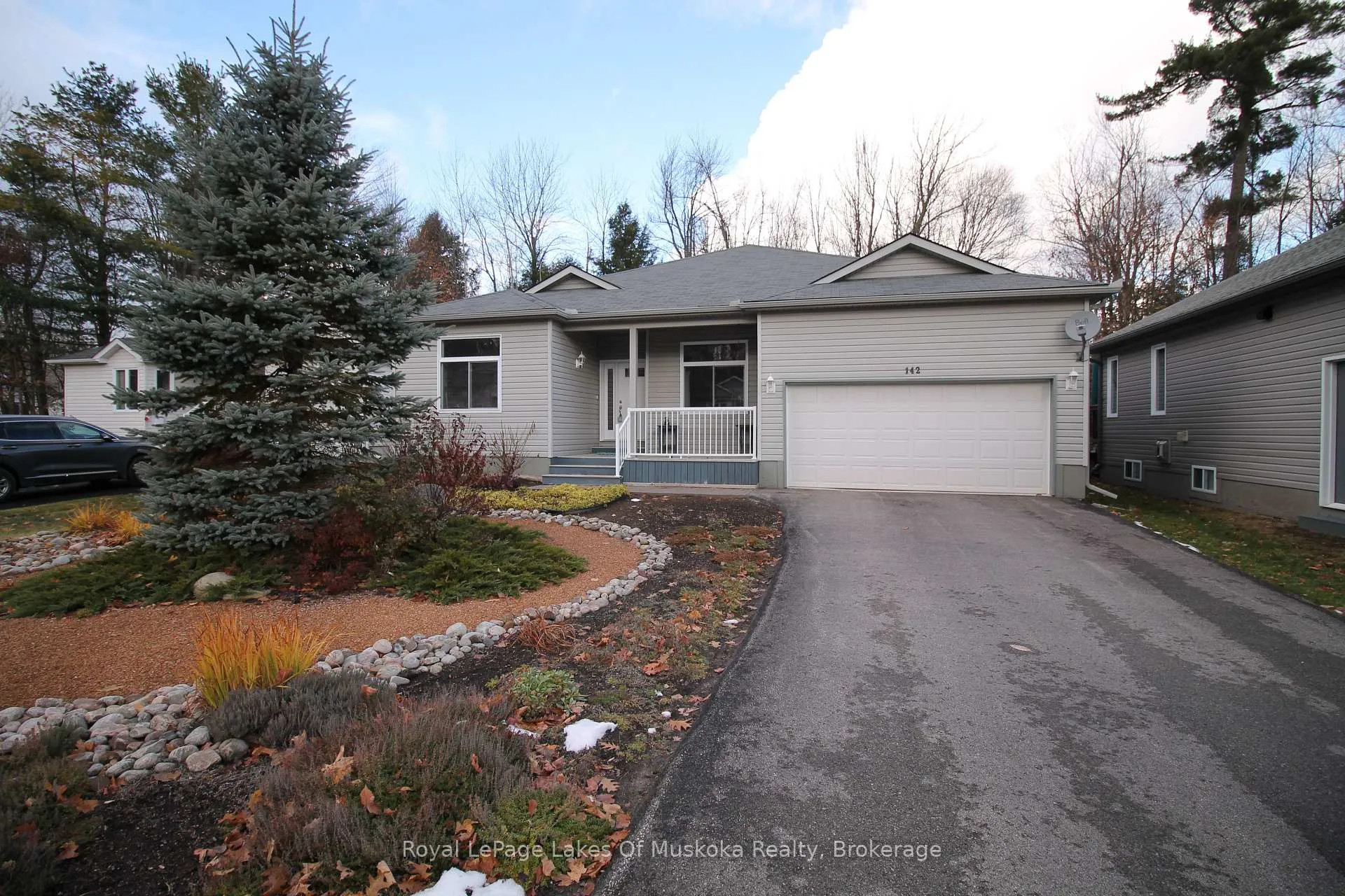 Photo 2 of 142 Pineridge Gate, Gravenhurst, Muskoka (S) — HOMEH