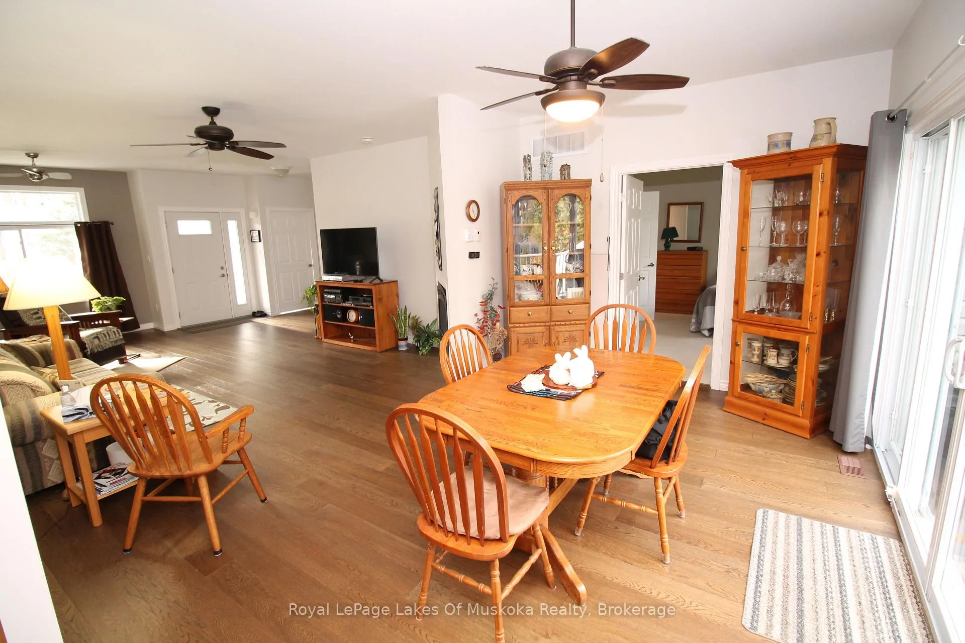 Photo 8 of 142 Pineridge Gate, Gravenhurst, Muskoka (S) — HOMEH