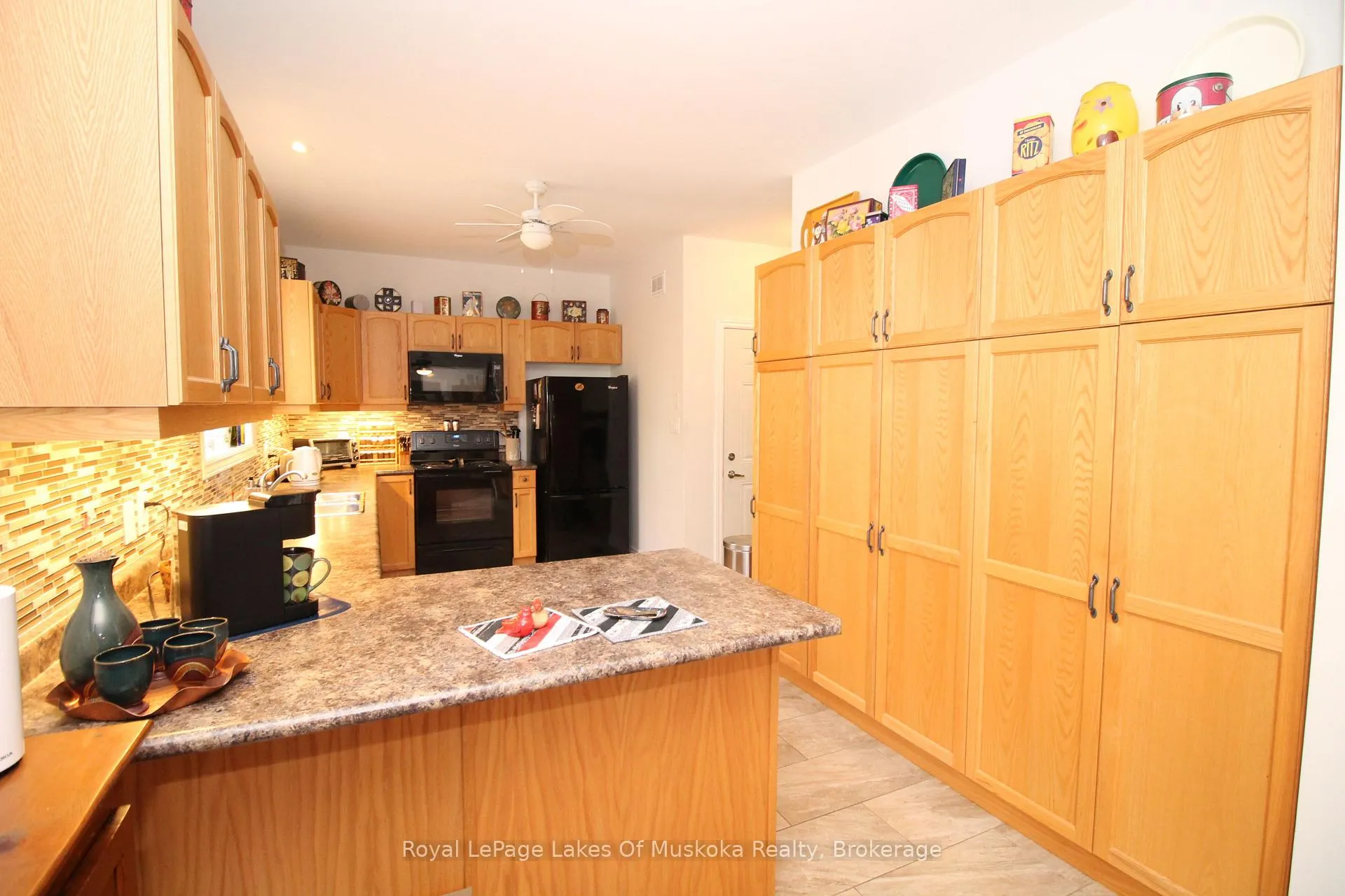 Photo 9 of 142 Pineridge Gate, Gravenhurst, Muskoka (S) — HOMEH