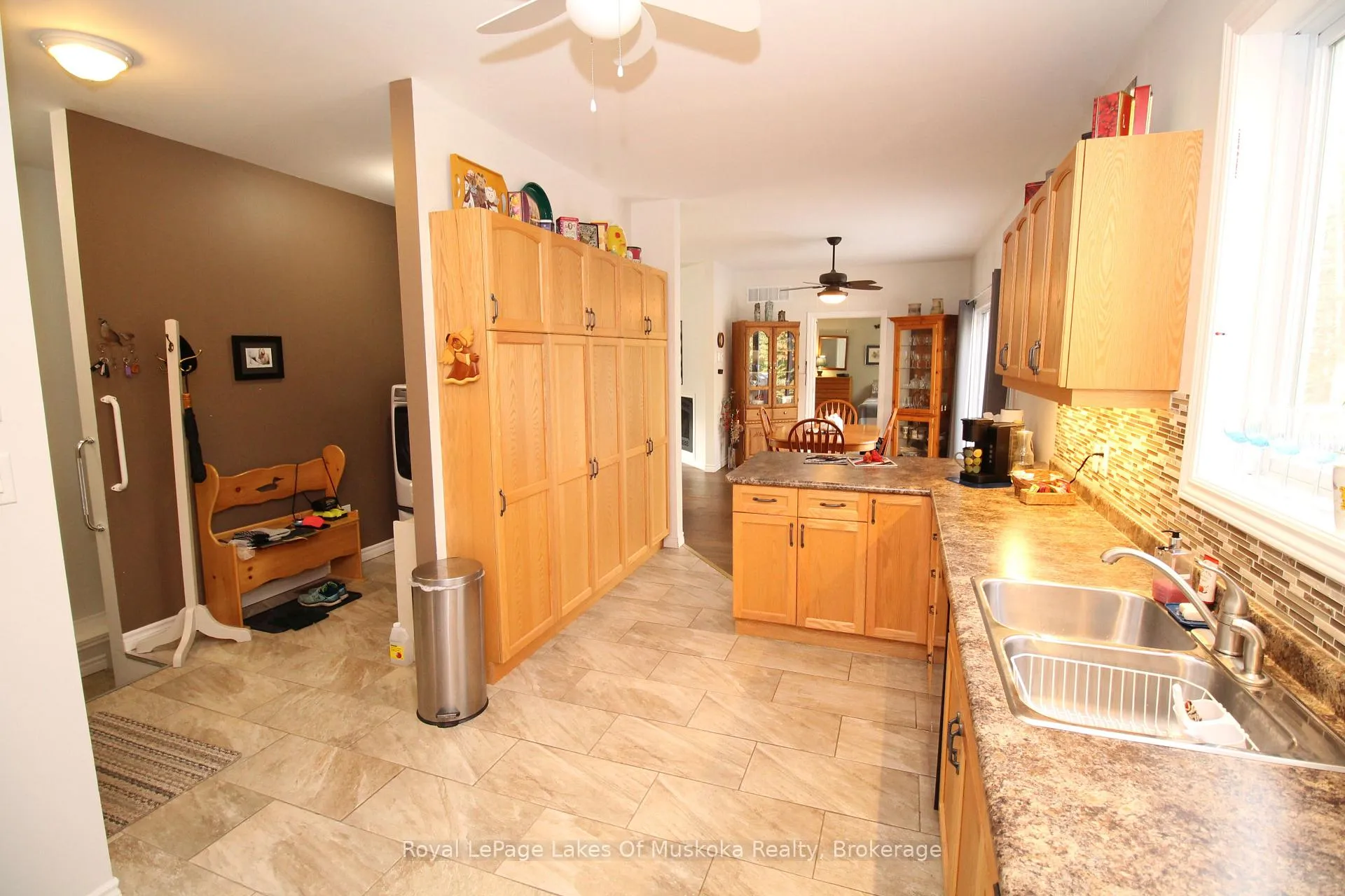 Photo 10 of 142 Pineridge Gate, Gravenhurst, Muskoka (S) — HOMEH